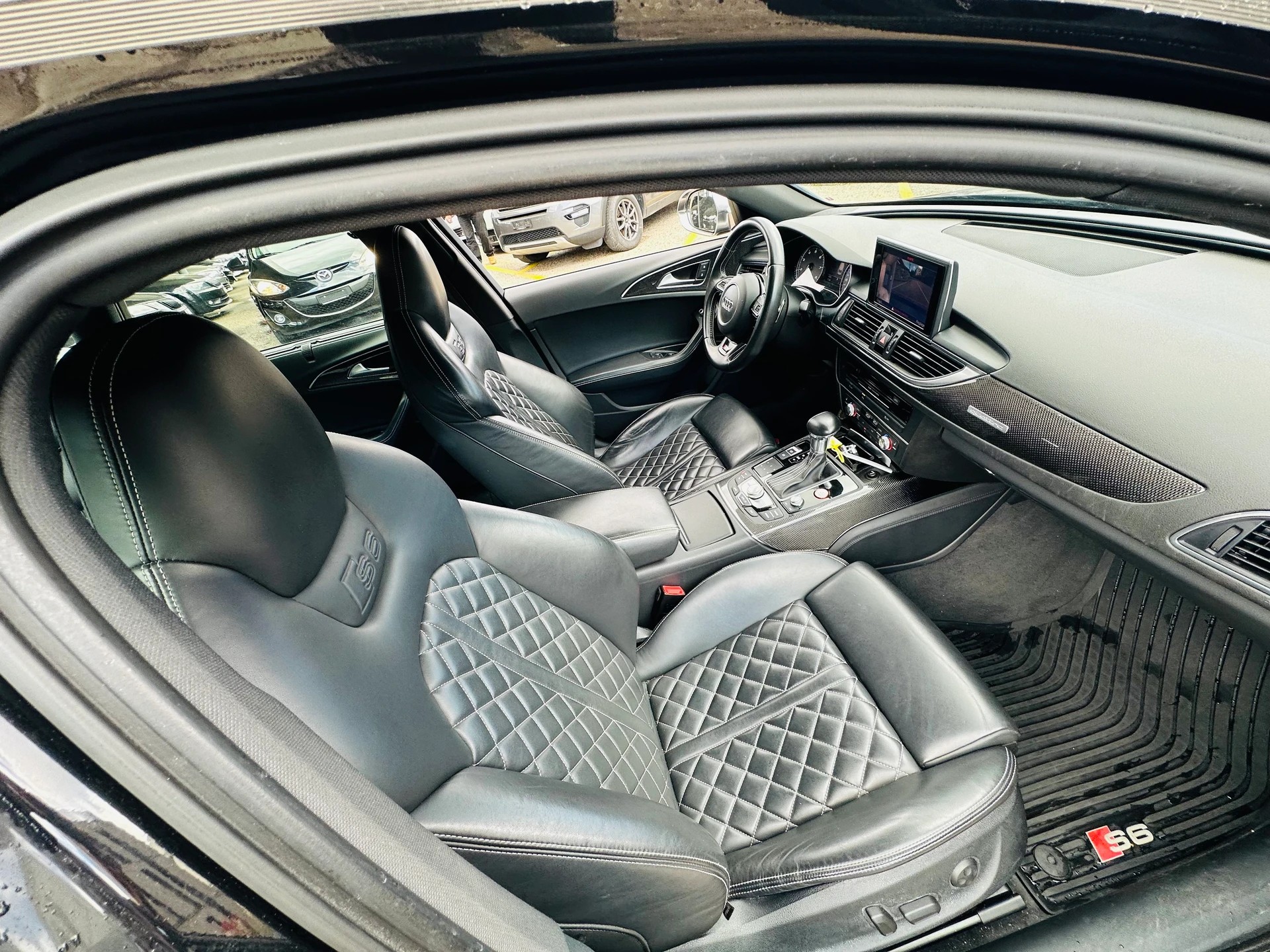 AUDI S6 Avant 4.0 TFSI V8 quattro S-tronic-image-12