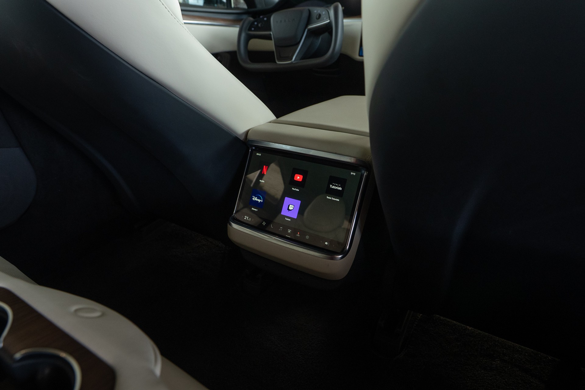 TESLA Model S Long Range-image-13