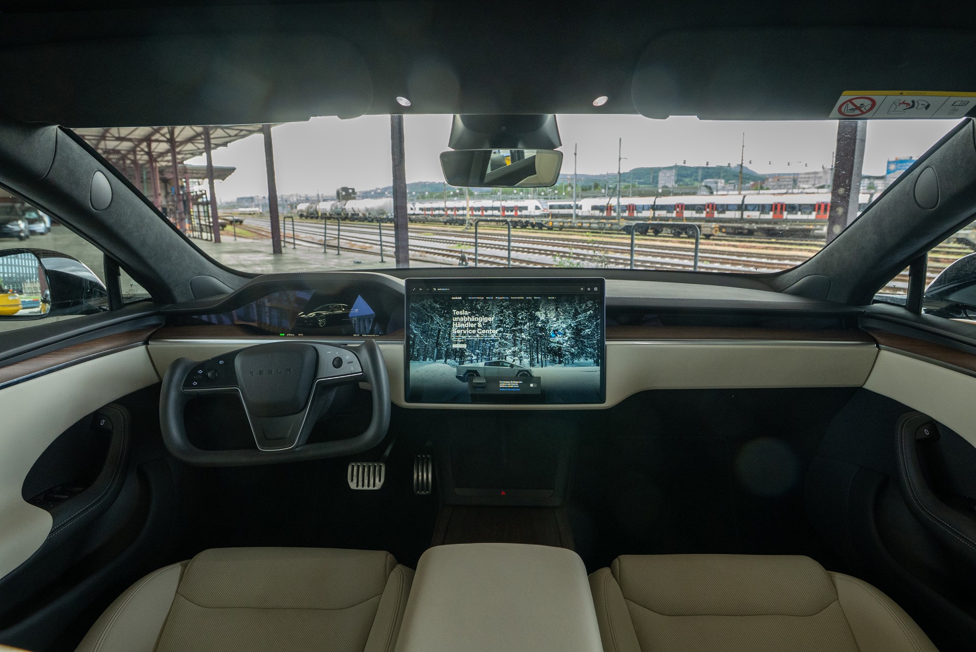 TESLA Model S Long Range-image-7