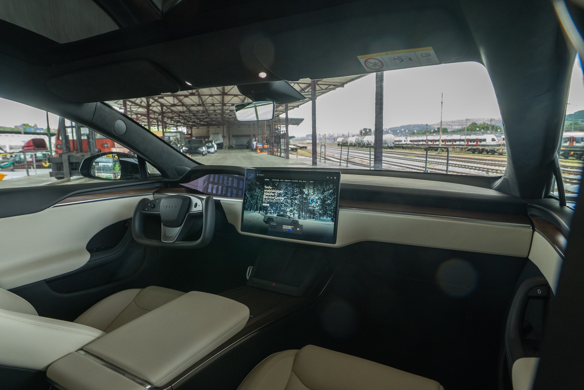 TESLA Model S Long Range-image-6
