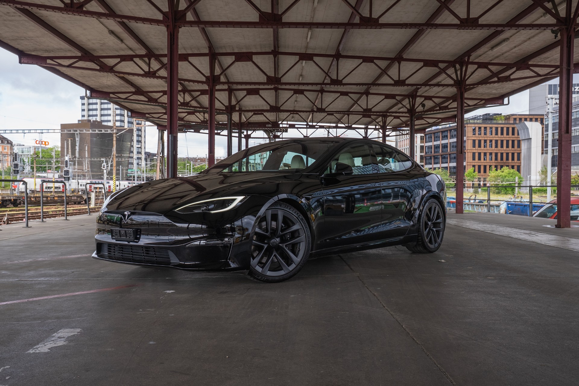 TESLA Model S Long Range