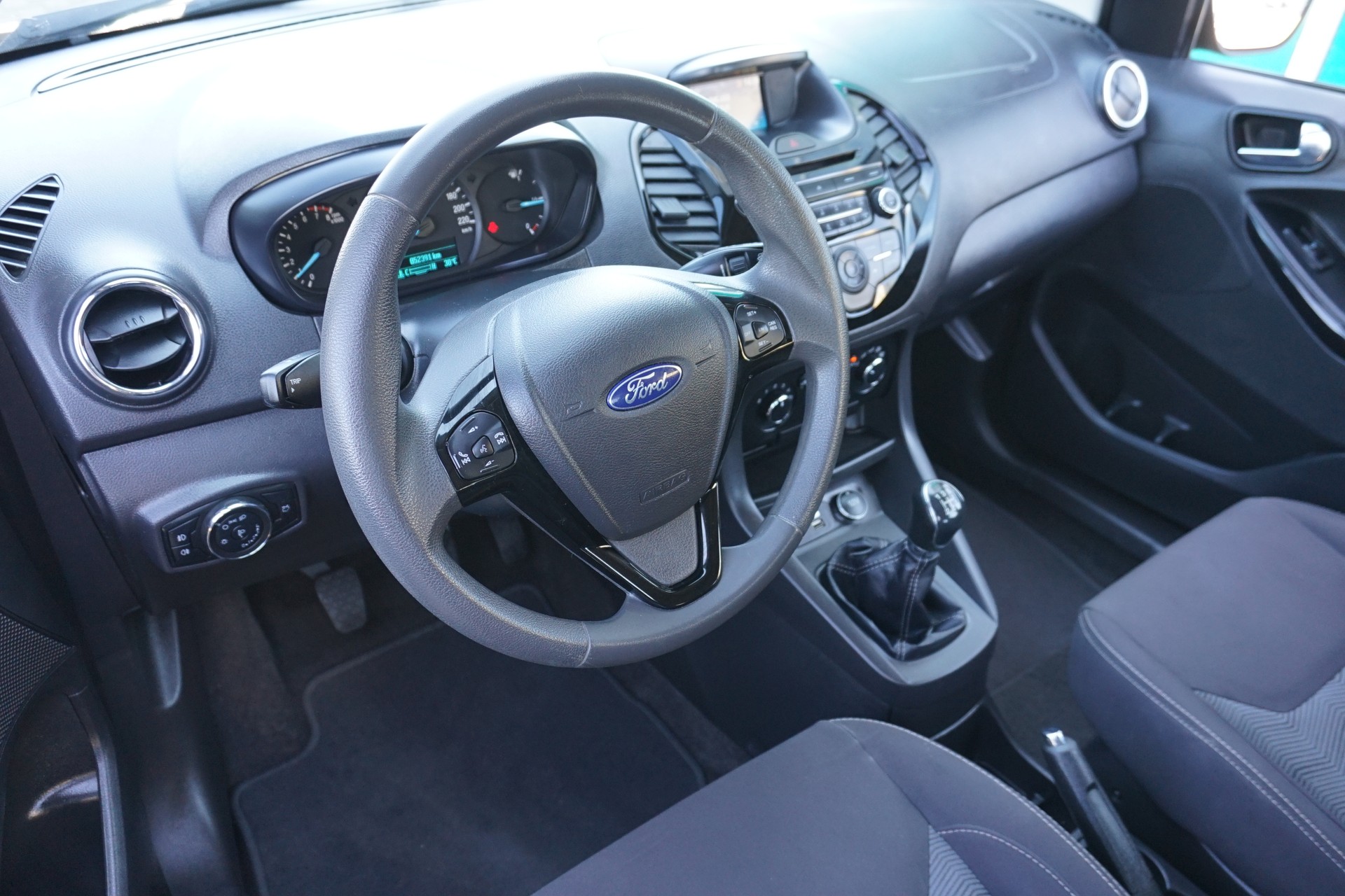 FORD KA+ 1.2 Cool&Sound-image-12