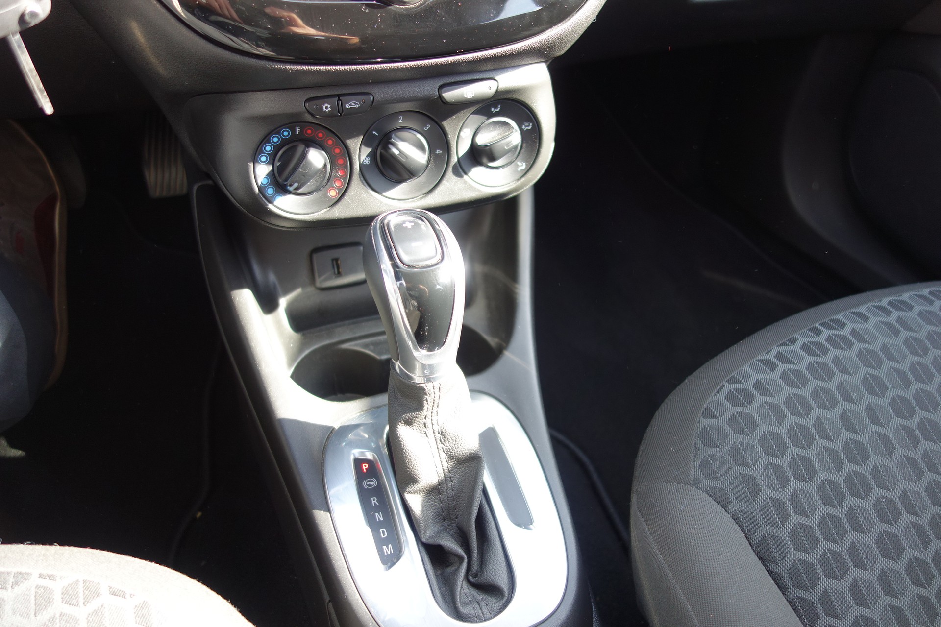 OPEL Corsa 1.4 EcoTec Enjoy-image-7