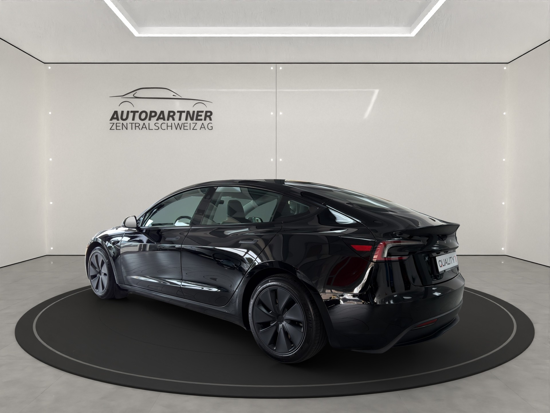 TESLA Model 3 Long Range Dual Motor AWD-image-2