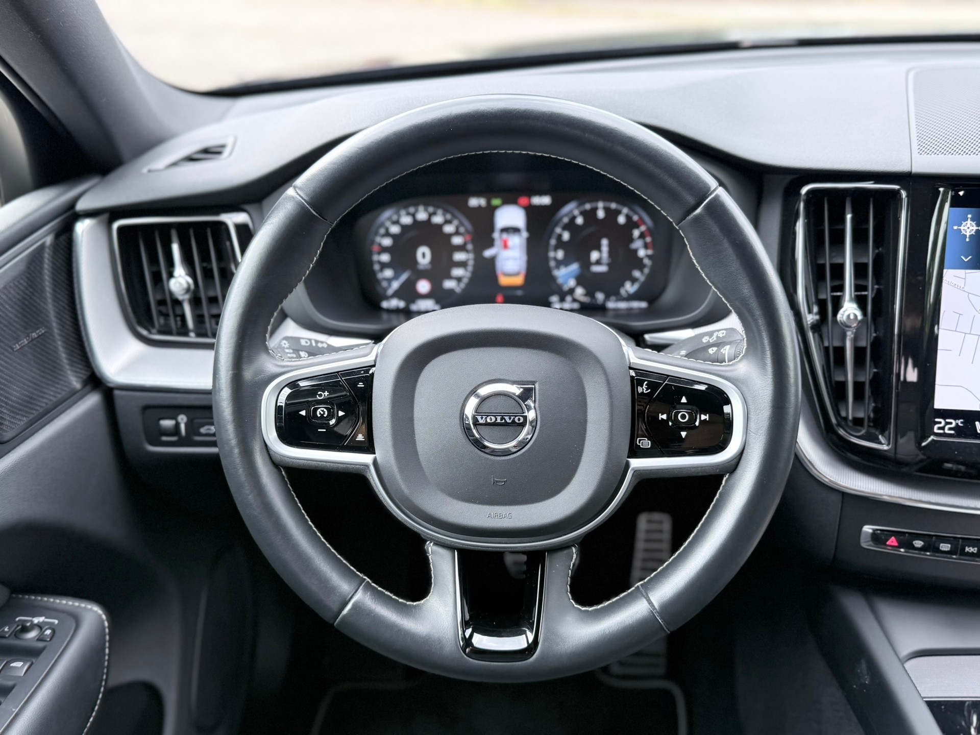 VOLVO XC60 T6 eAWD R-Design Geartronic-image-25