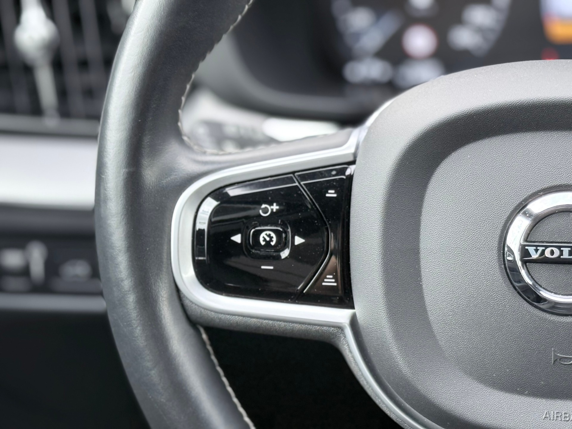 VOLVO XC60 T6 eAWD R-Design Geartronic-image-26