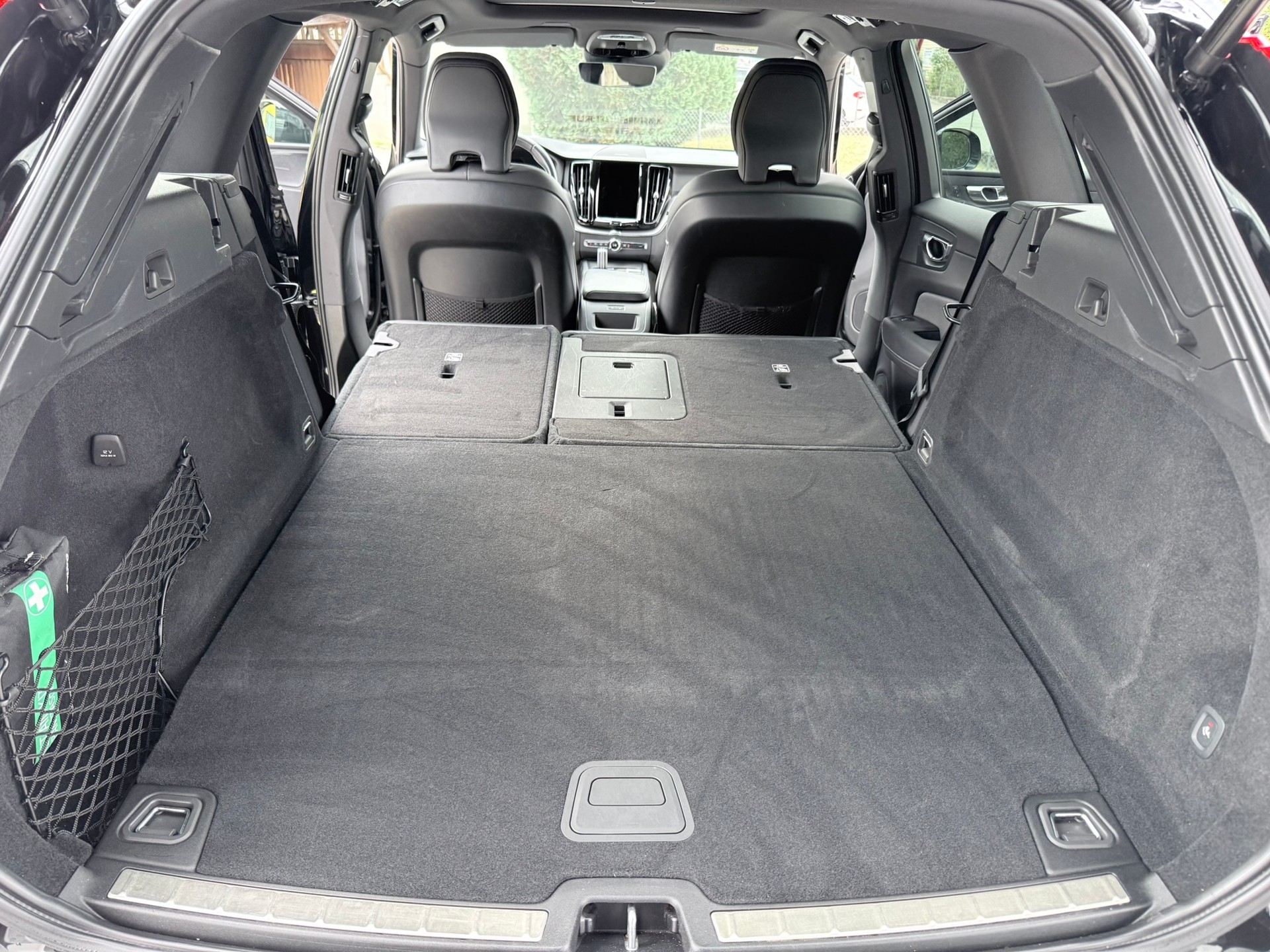 VOLVO XC60 T6 eAWD R-Design Geartronic-image-29