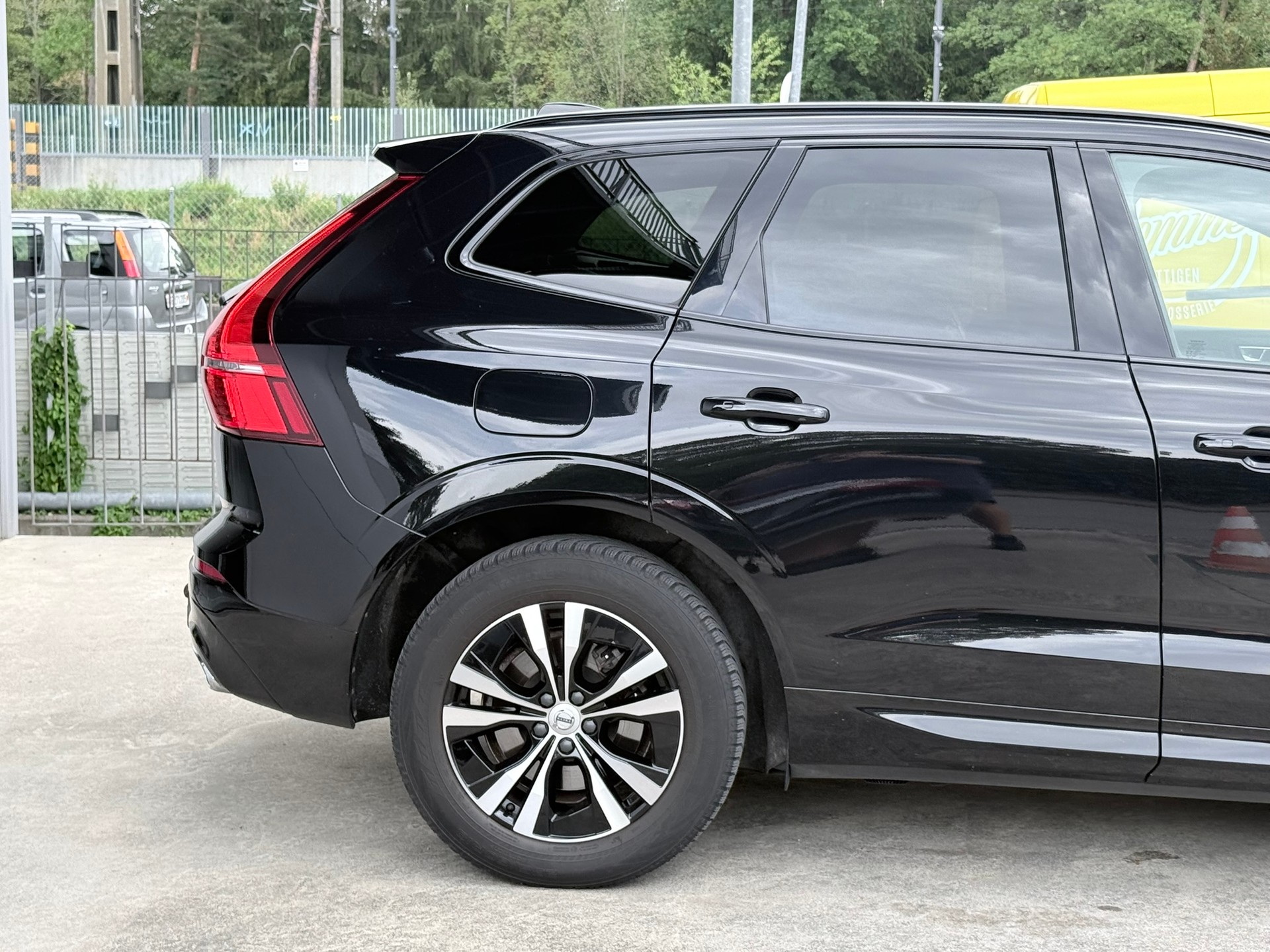 VOLVO XC60 T6 eAWD R-Design Geartronic-image-5