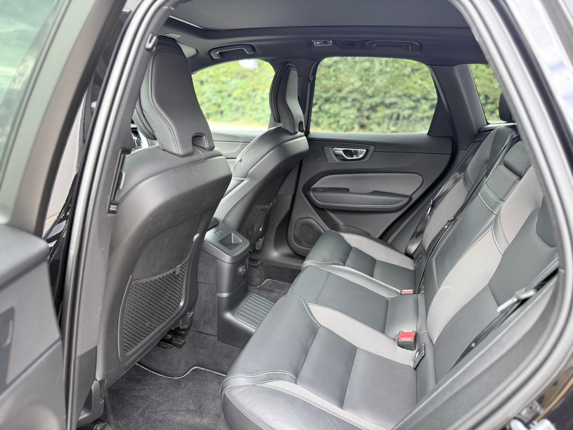 VOLVO XC60 T6 eAWD R-Design Geartronic-image-22