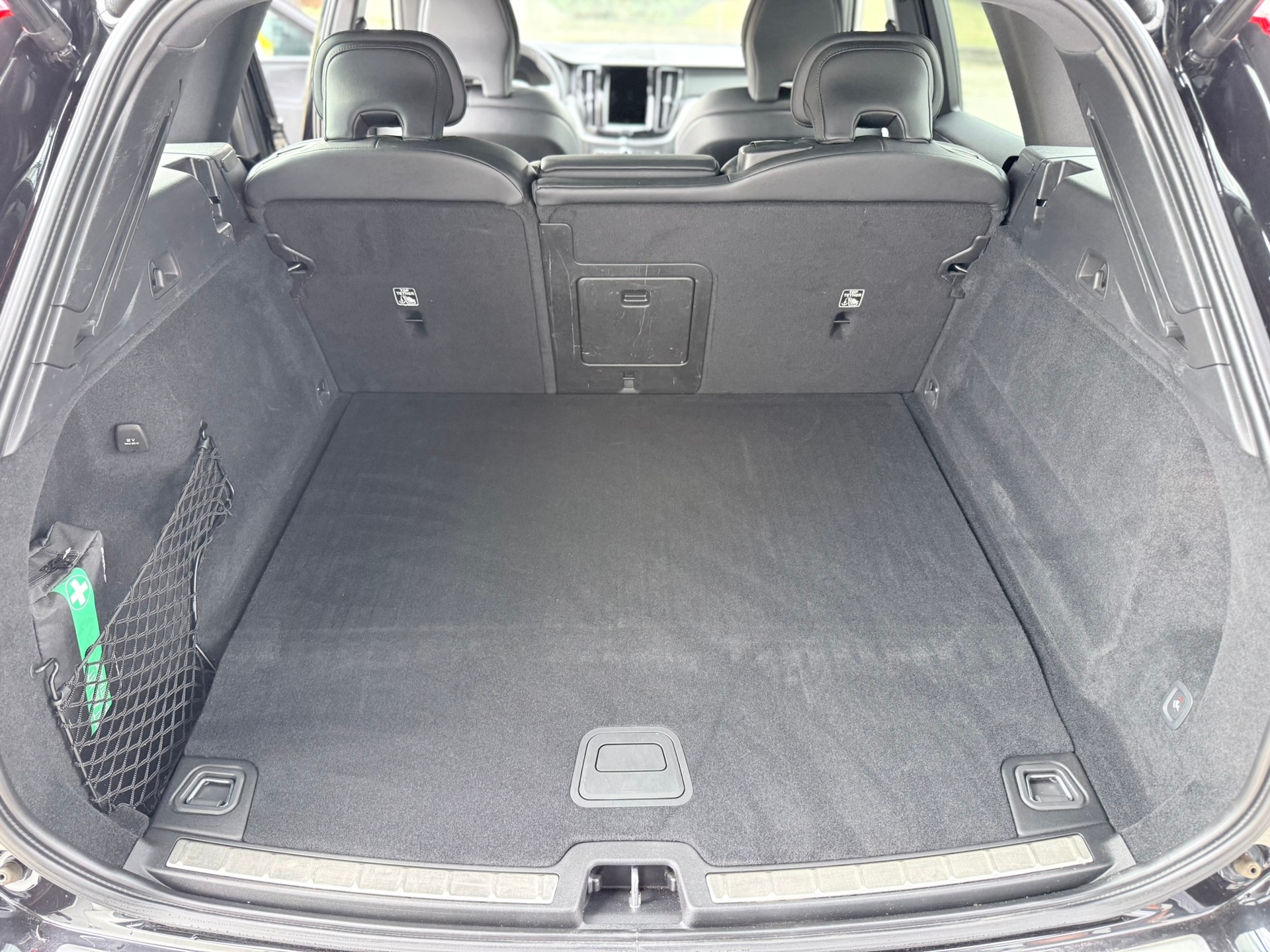 VOLVO XC60 T6 eAWD R-Design Geartronic-image-30