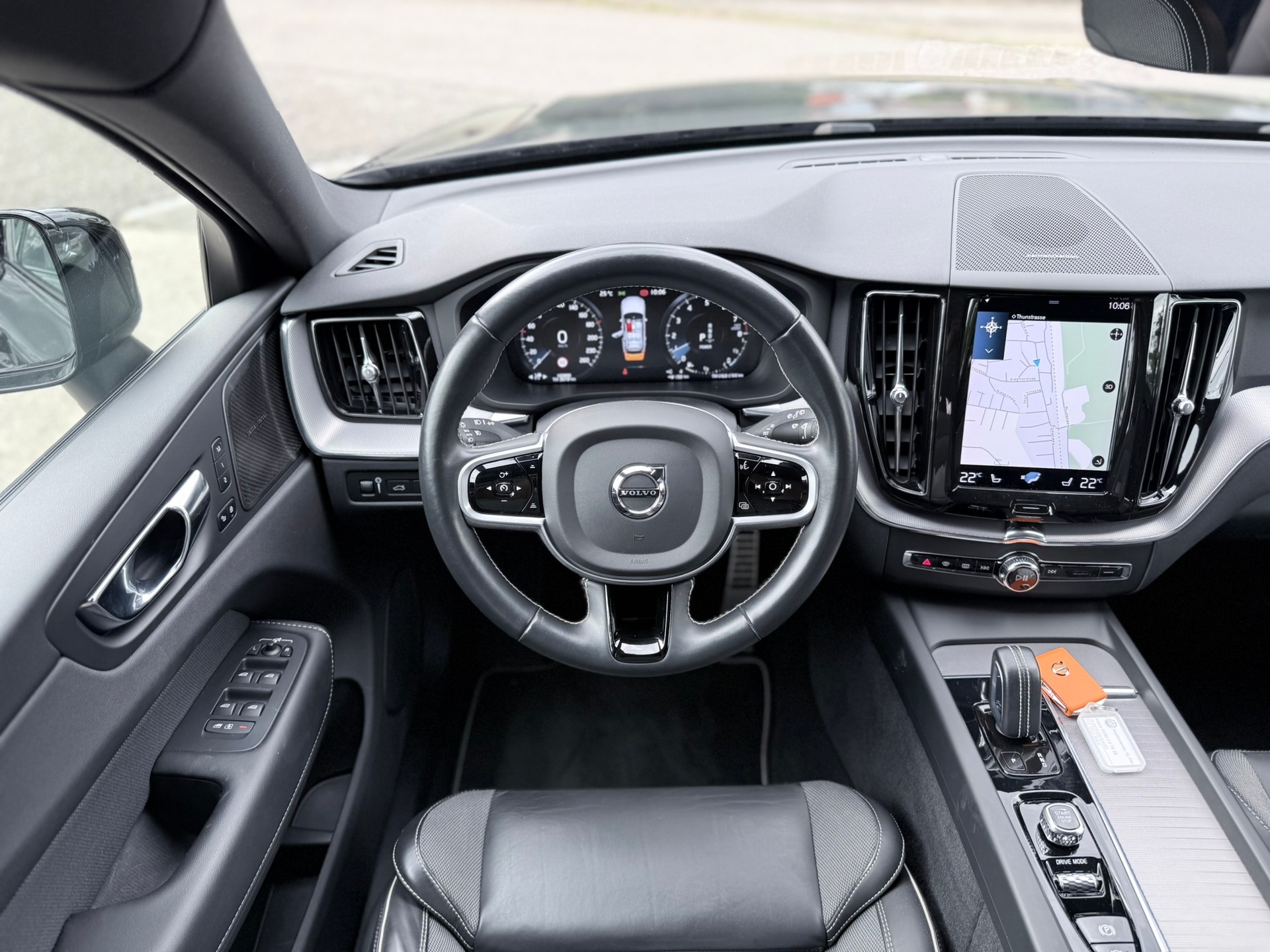 VOLVO XC60 T6 eAWD R-Design Geartronic-image-23