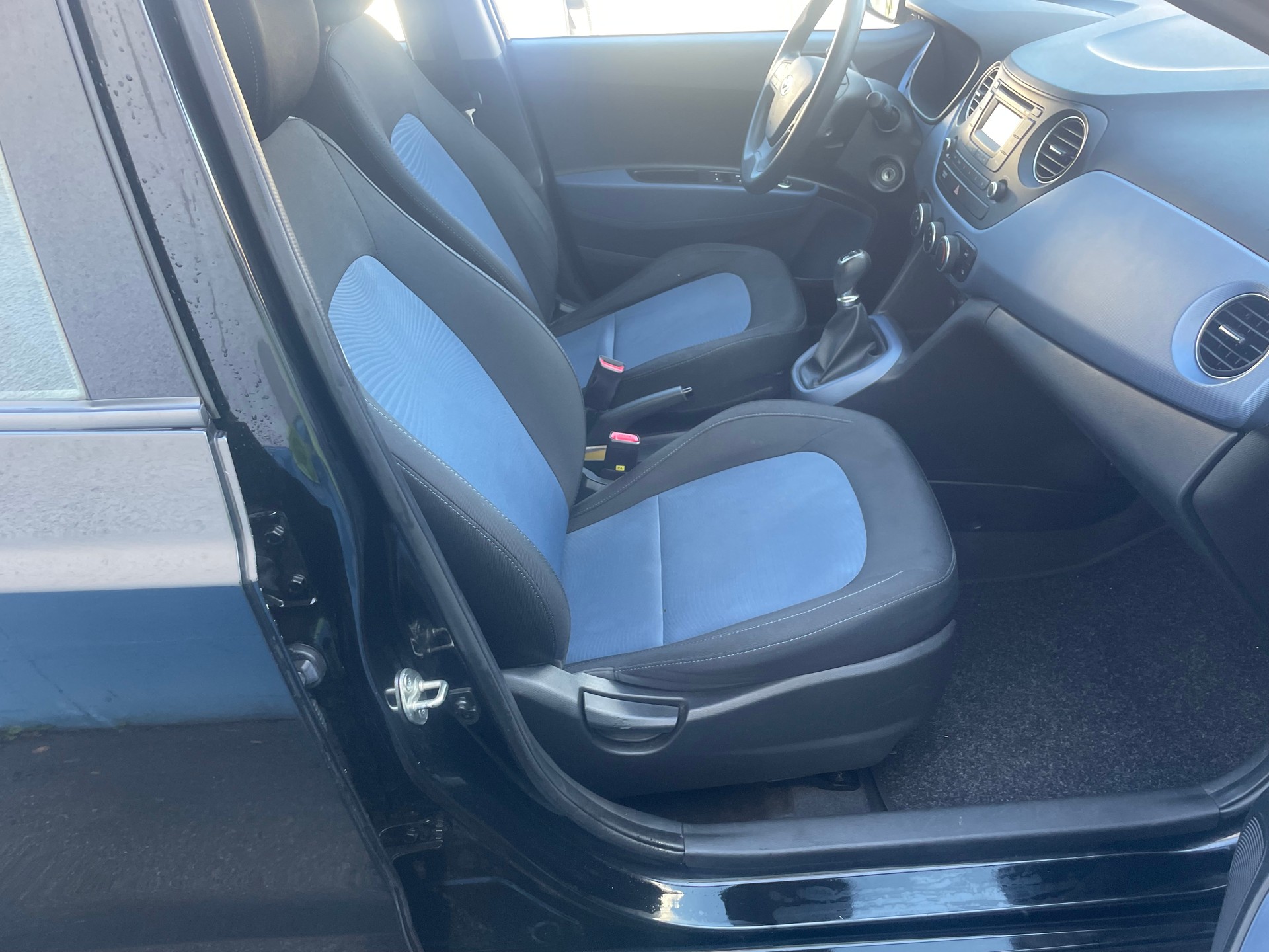 HYUNDAI i10 1.2 Style-image-8