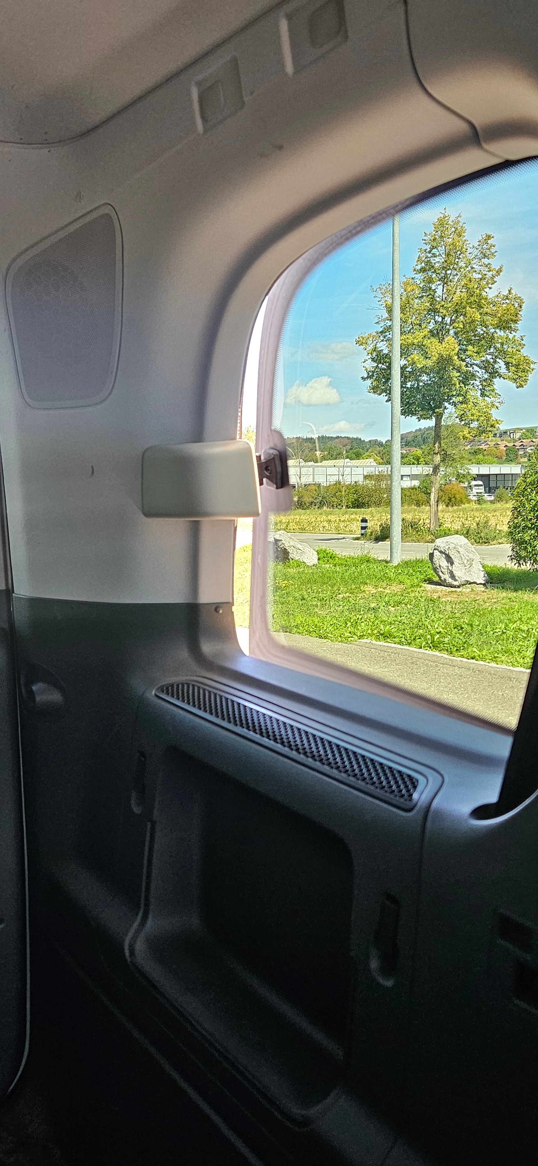 MERCEDES-BENZ Behindertengerecht-Rampe / 2-Sitze & ein Rollstuhlfahrer/in-image-15