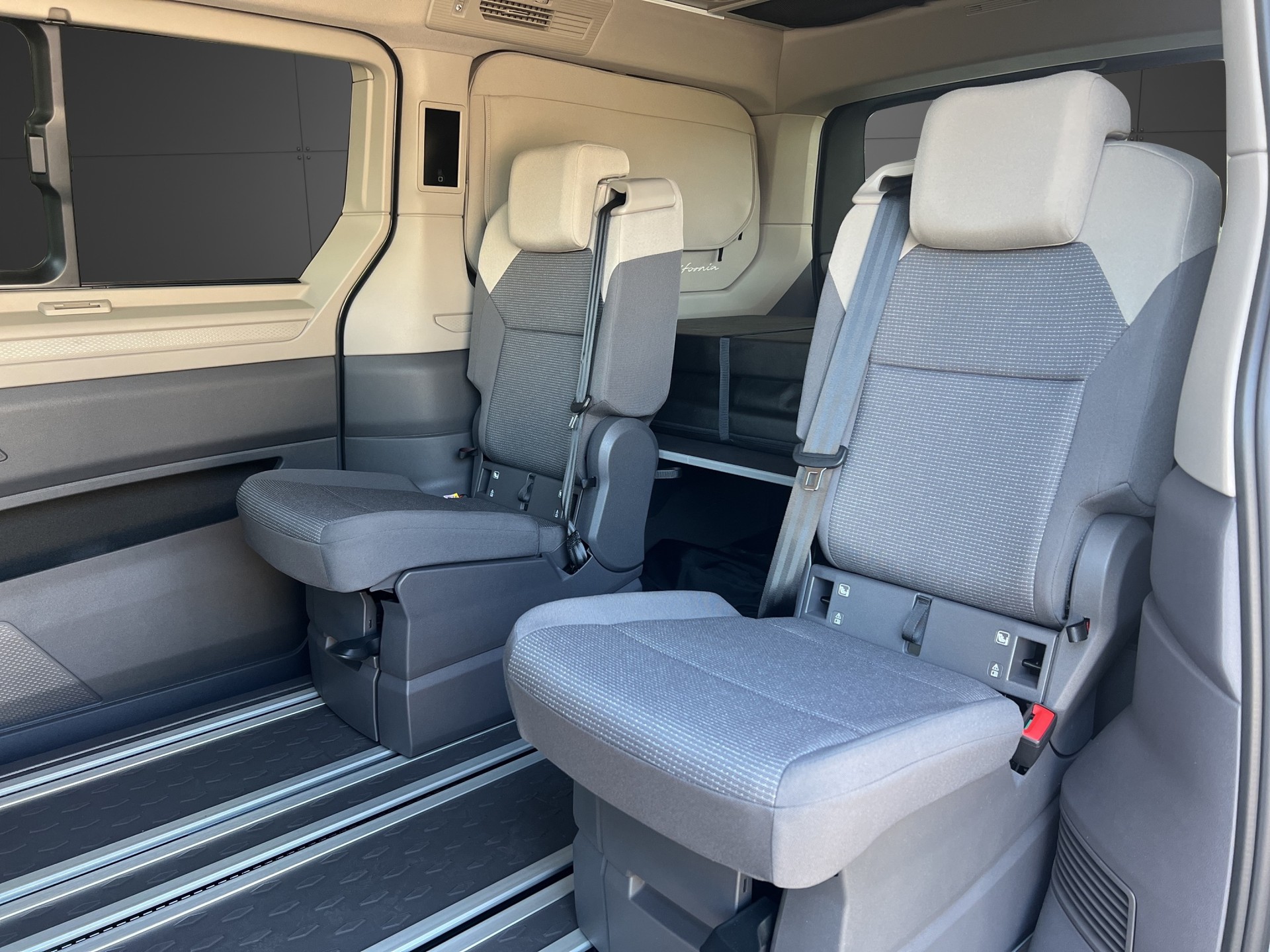 VW California eHybrid Beach Tour Liberty 4Motion-image-8