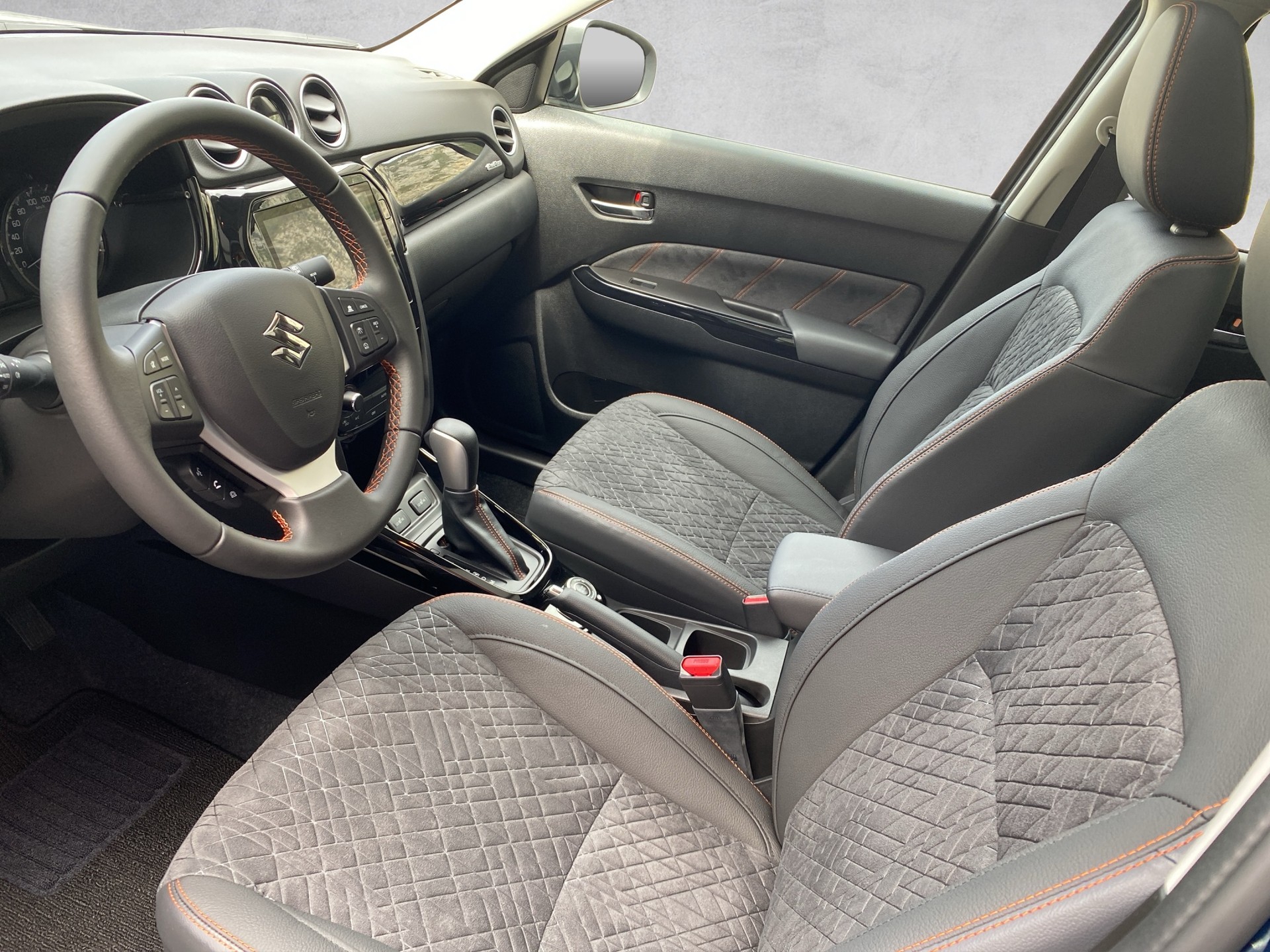 SUZUKI 1.4T Compact Top Hybrid Black Edition 4x4-image-9