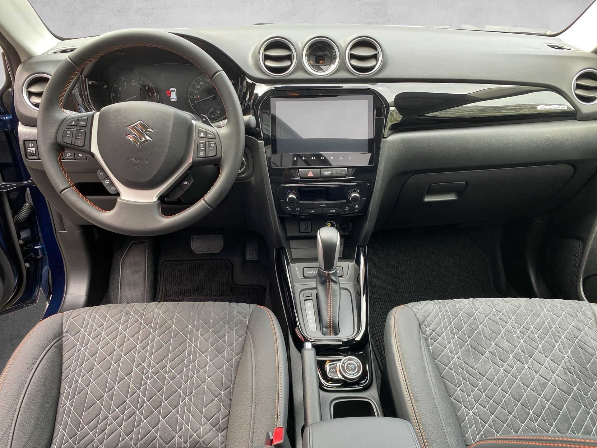 SUZUKI 1.4T Compact Top Hybrid Black Edition 4x4-image-11