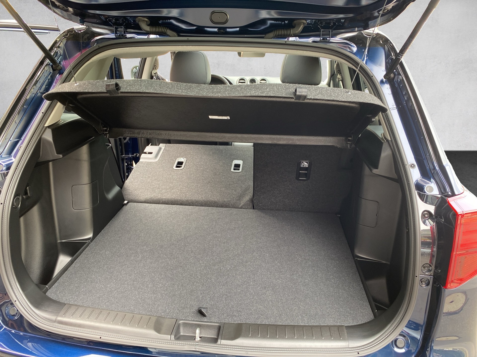 SUZUKI 1.4T Compact Top Hybrid Black Edition 4x4-image-21
