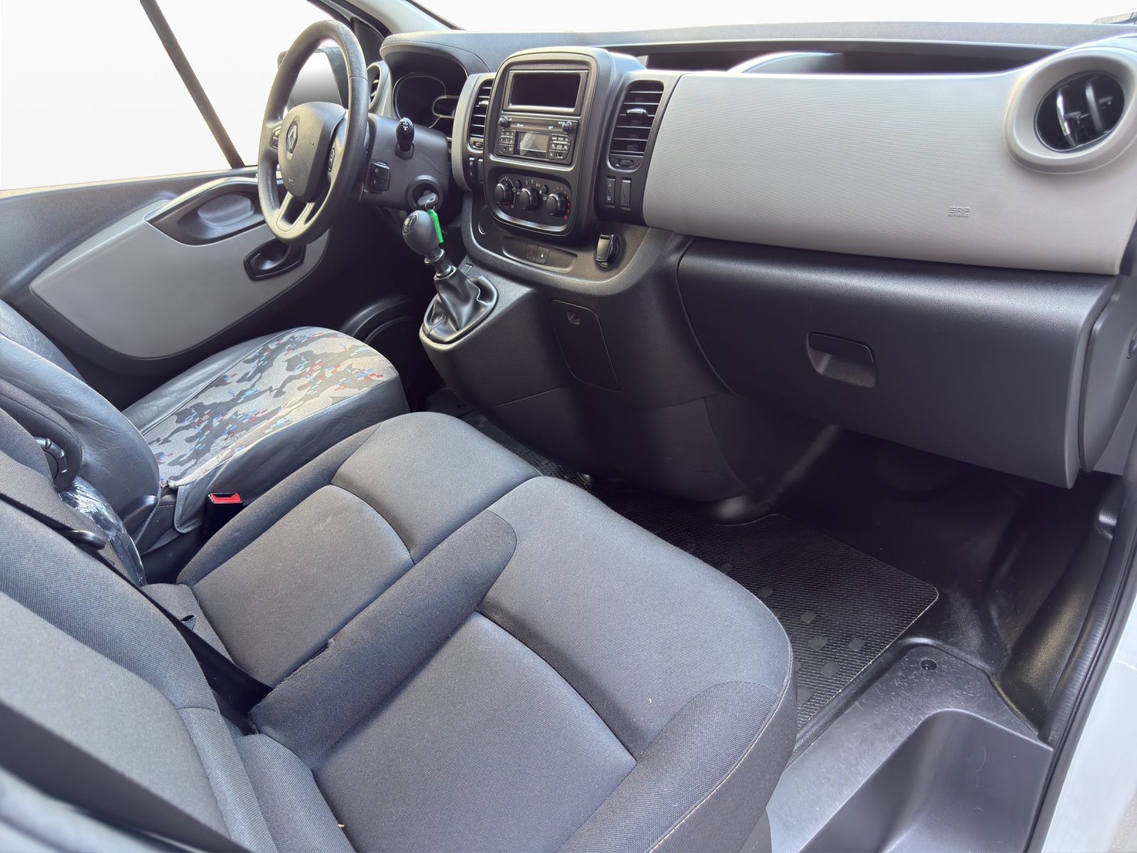 RENAULT Trafic 1.6 dCi 95 2.9t Business L1H1-image-16