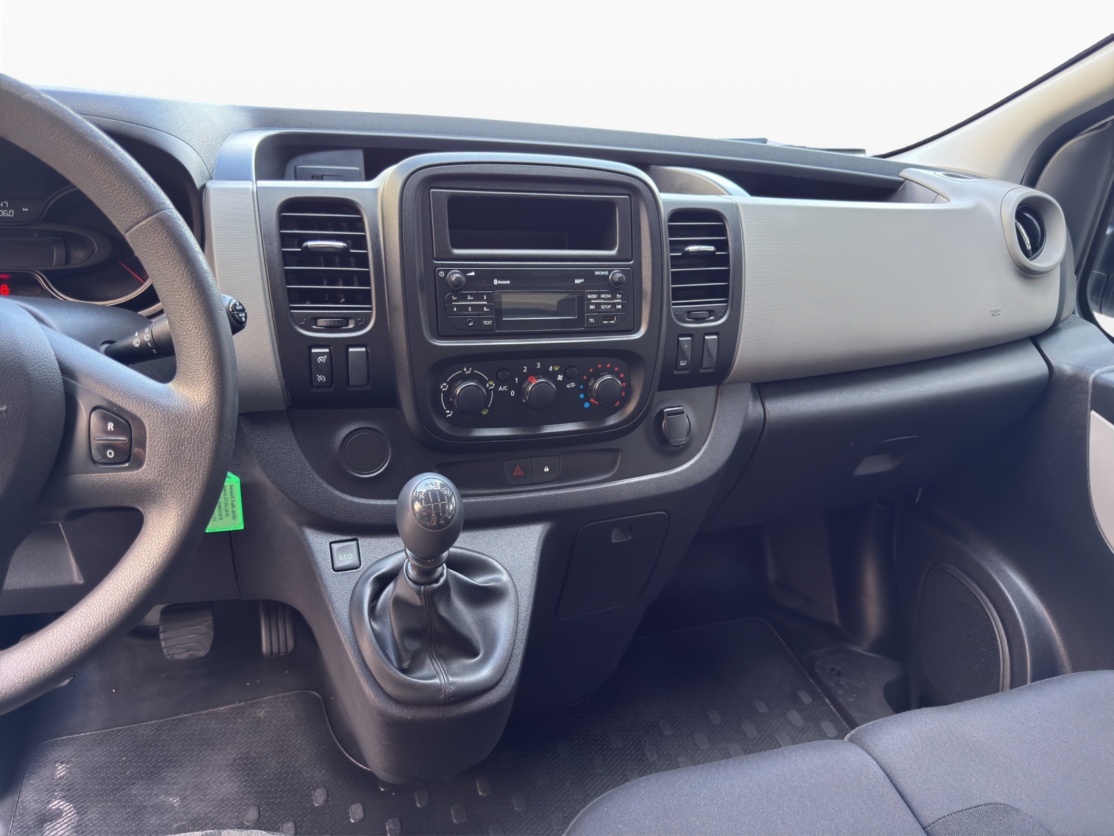 RENAULT Trafic 1.6 dCi 95 2.9t Business L1H1-image-12