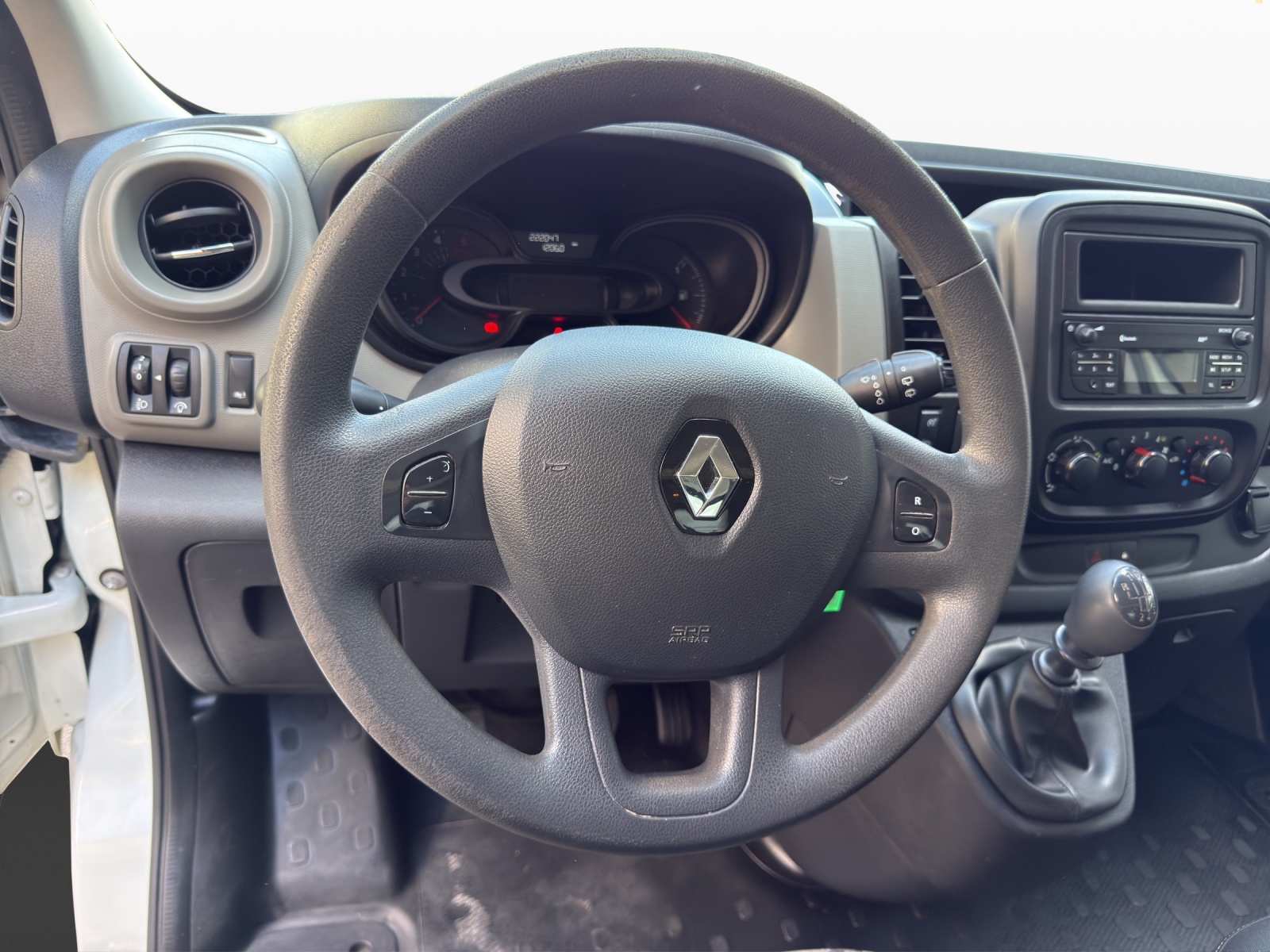 RENAULT Trafic 1.6 dCi 95 2.9t Business L1H1-image-10