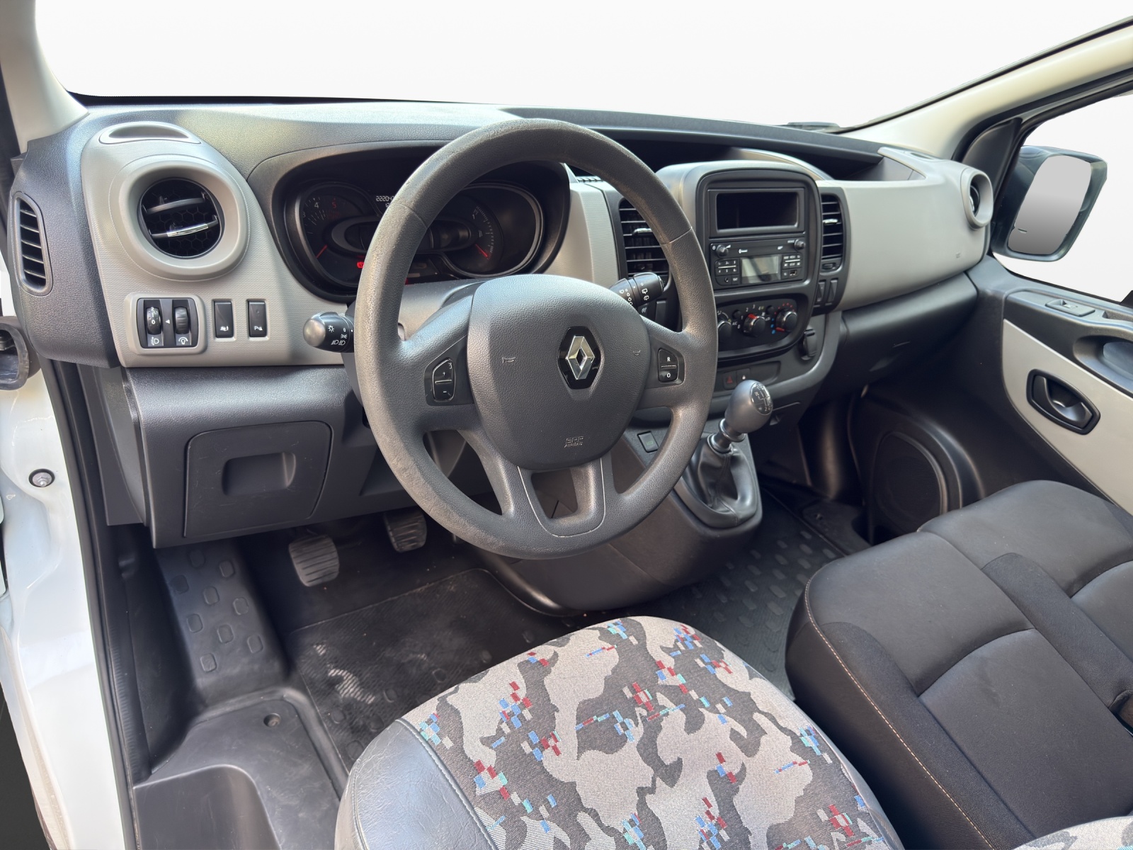 RENAULT Trafic 1.6 dCi 95 2.9t Business L1H1-image-11