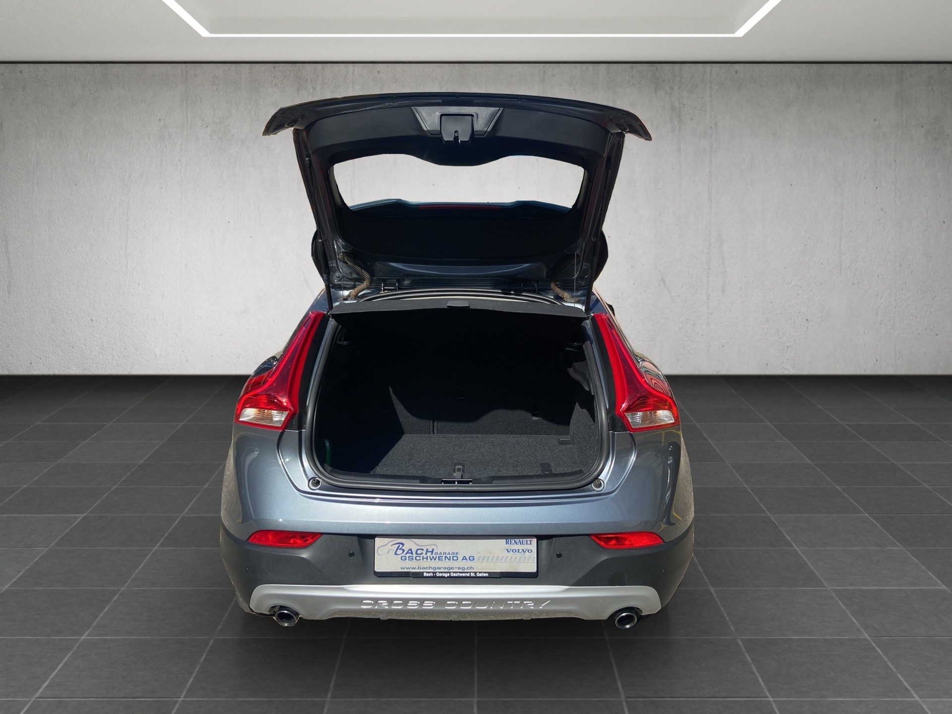 VOLVO V40 Cross Country T4 2.0 AWD Momentum Geartronic-image-12