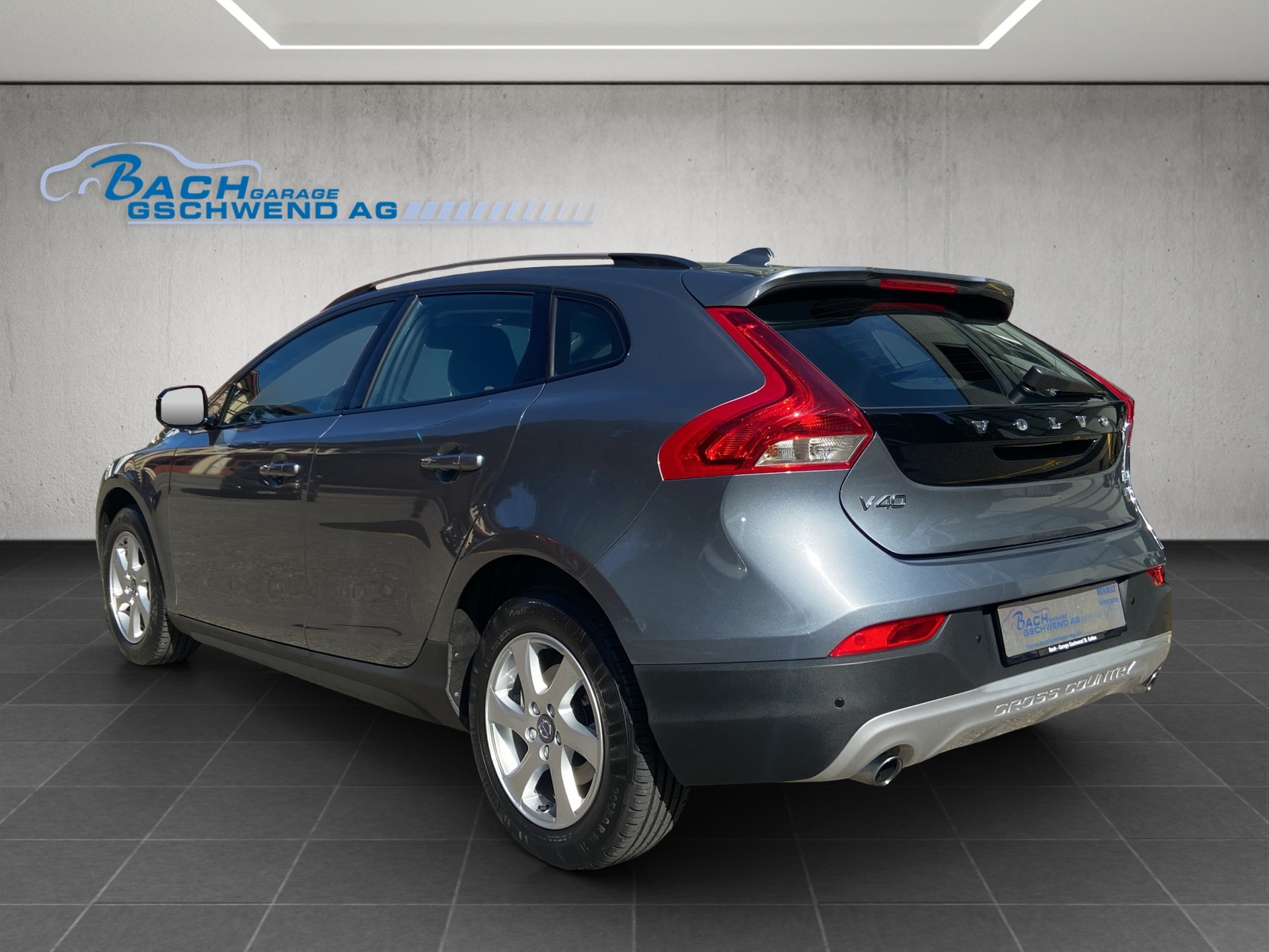 VOLVO V40 Cross Country T4 2.0 AWD Momentum Geartronic-image-4