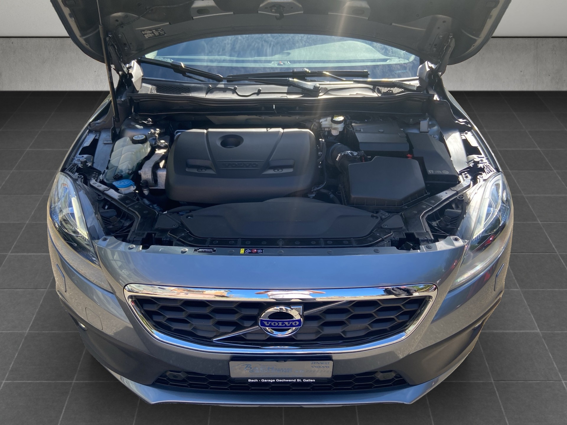 VOLVO V40 Cross Country T4 2.0 AWD Momentum Geartronic-image-13