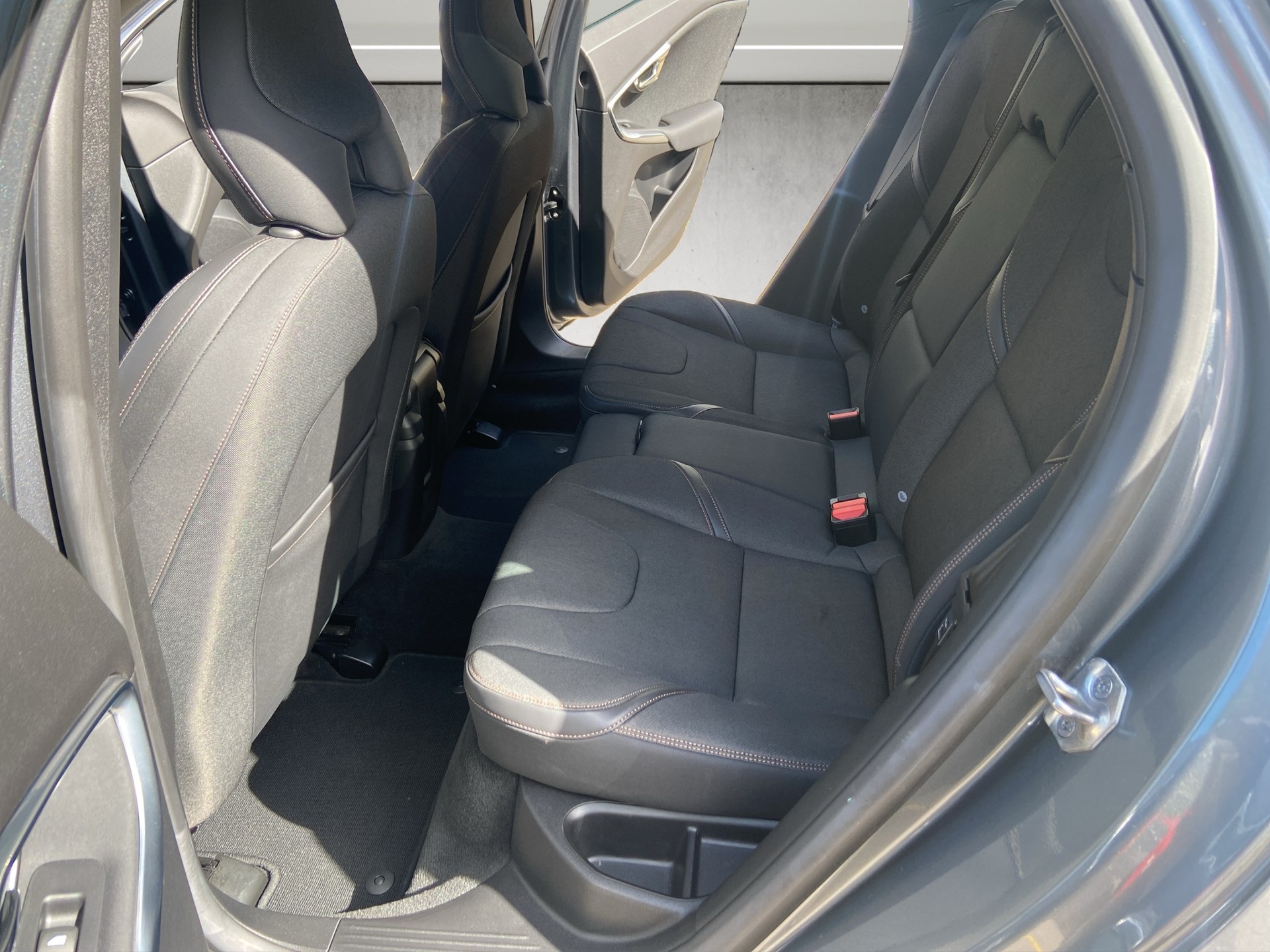 VOLVO V40 Cross Country T4 2.0 AWD Momentum Geartronic-image-7