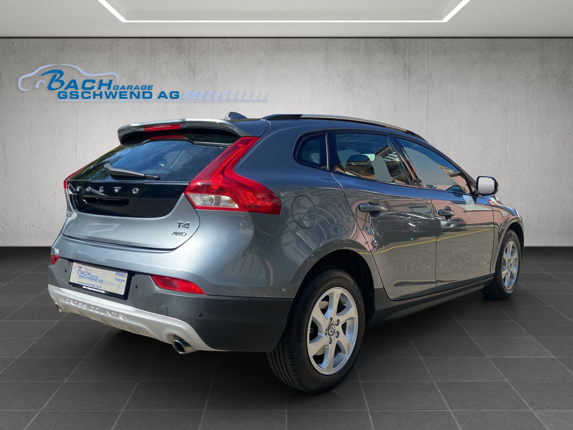 VOLVO V40 Cross Country T4 2.0 AWD Momentum Geartronic-image-3
