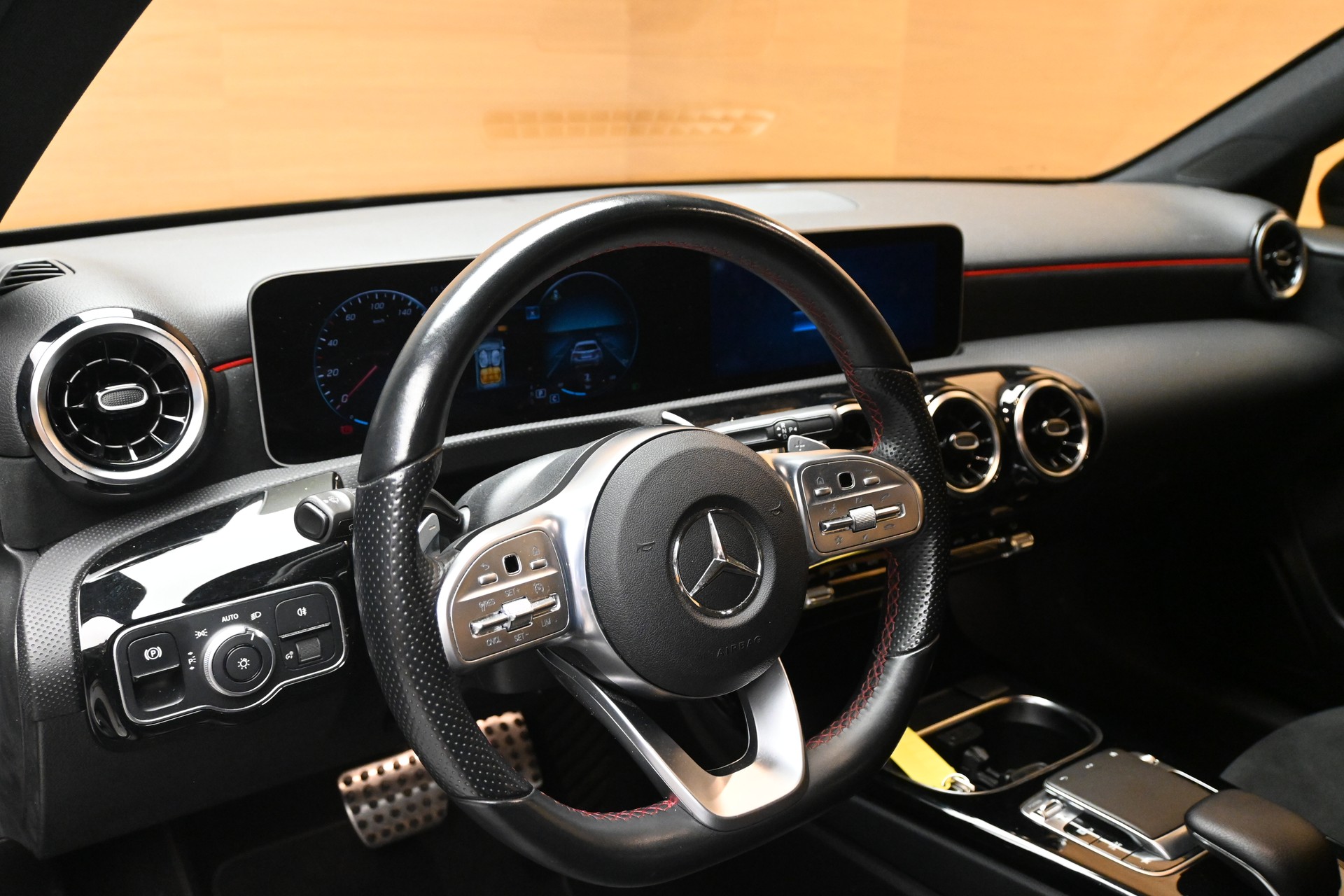MERCEDES-BENZ A 220 AMG Line 7G-DCT 4Matic Limousine-image-7