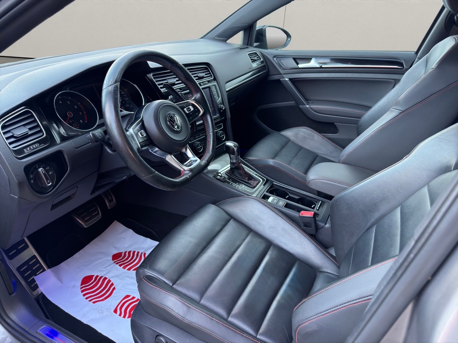 VW Golf 2.0 TSI GTI Performance DSG-image-8