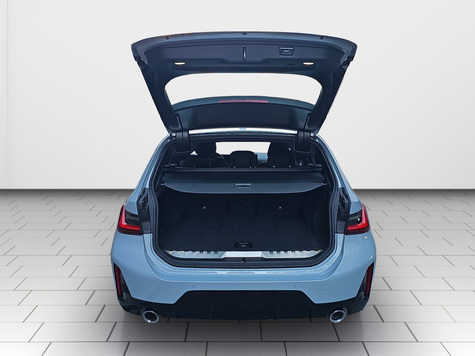 BMW 330e x DriveTouring Steptronic M Sport-image-19