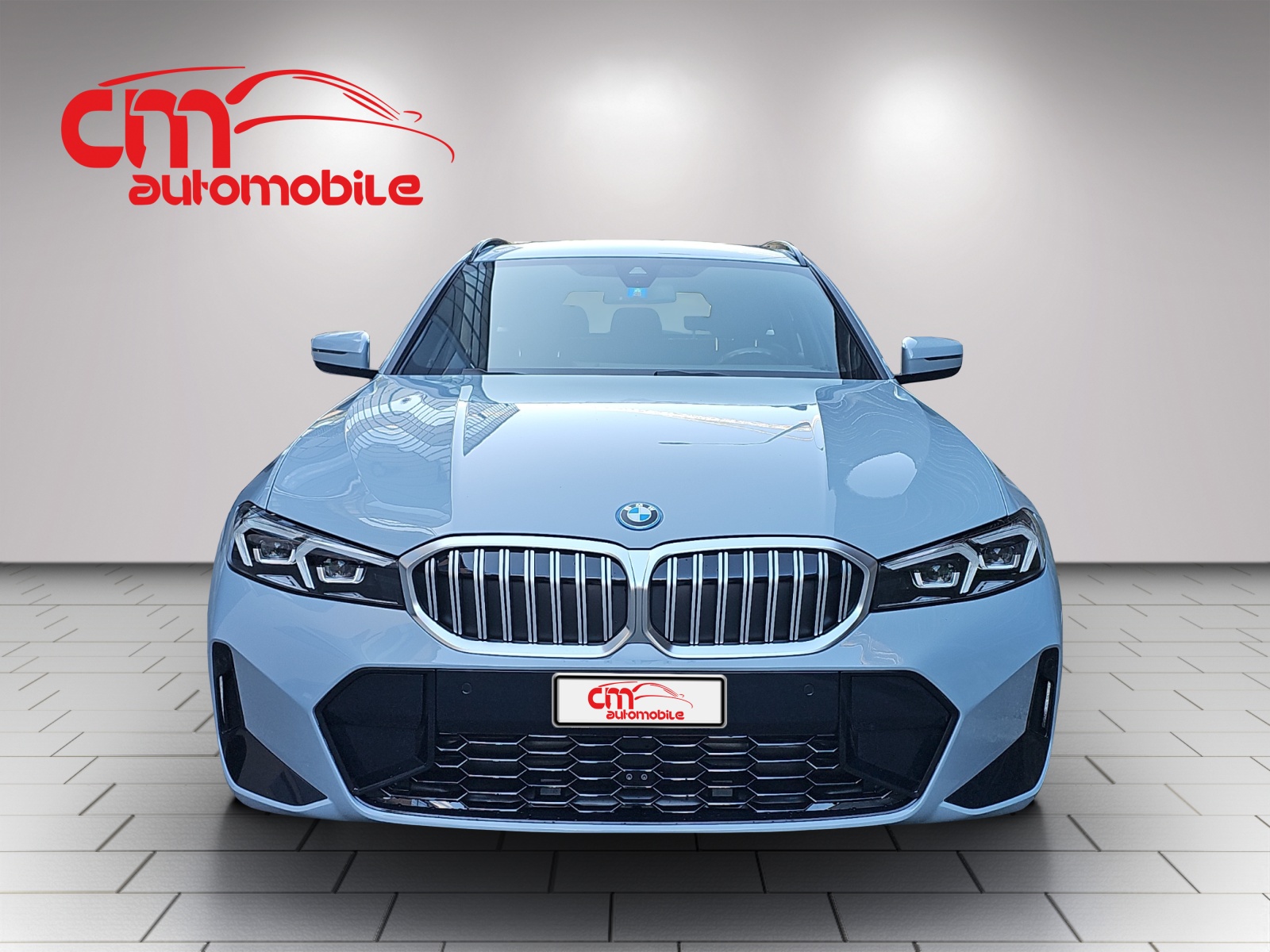 BMW 330e x DriveTouring Steptronic M Sport-image-7