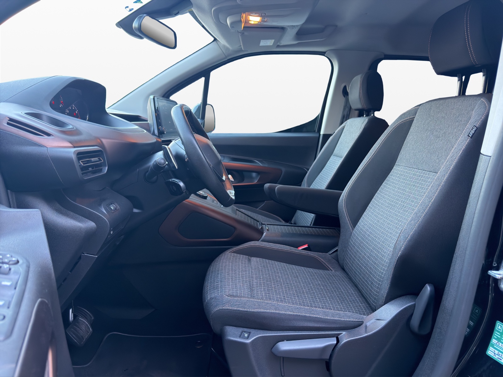 PEUGEOT Rifter 1.5 BlueHDi 7PL GT EAT8-image-8
