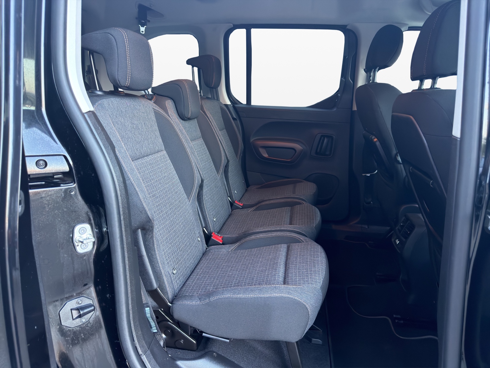 PEUGEOT Rifter 1.5 BlueHDi 7PL GT EAT8-image-18