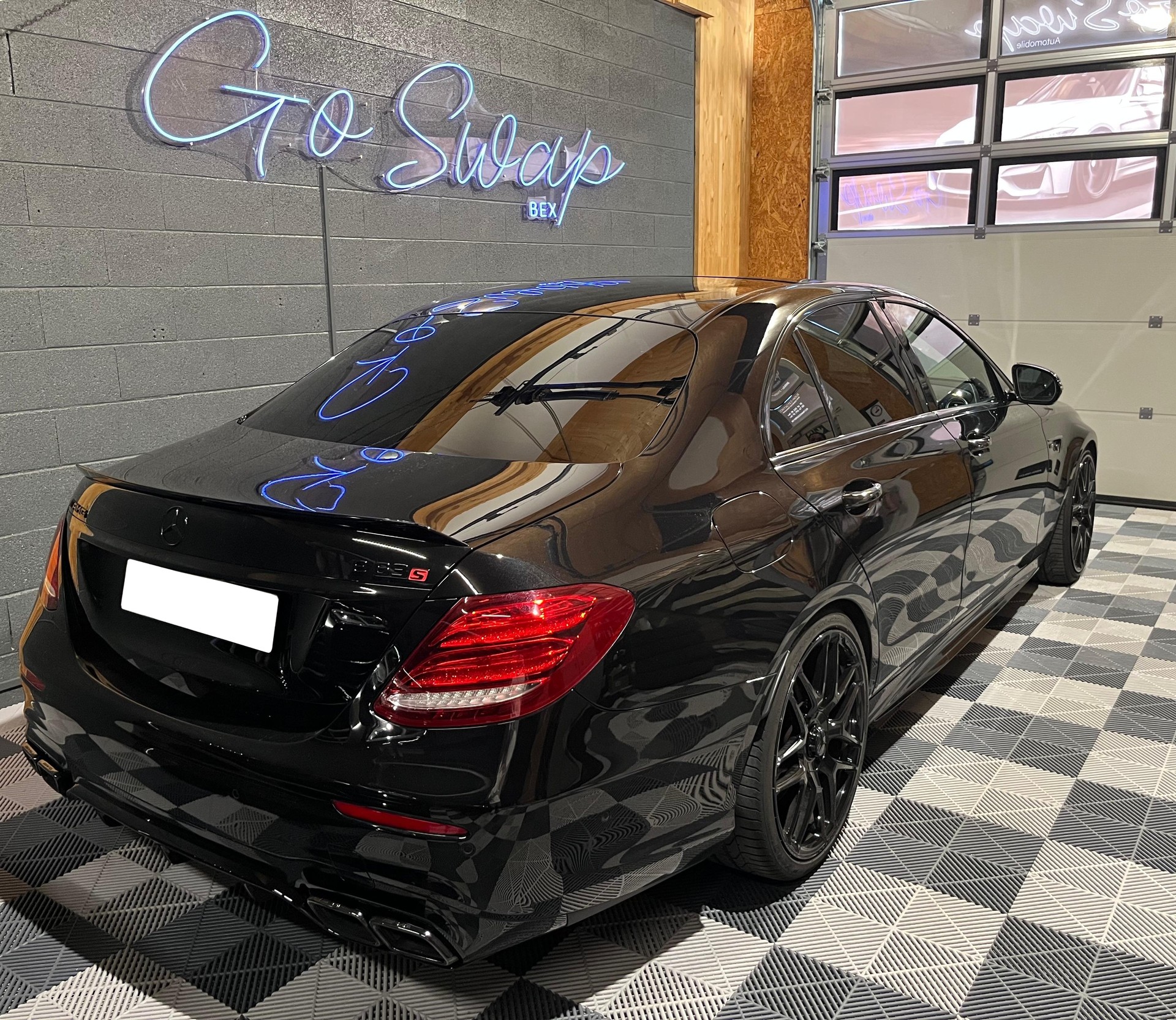 MERCEDES-BENZ E 63 AMG 4Matic Speedshift MCT-image-2
