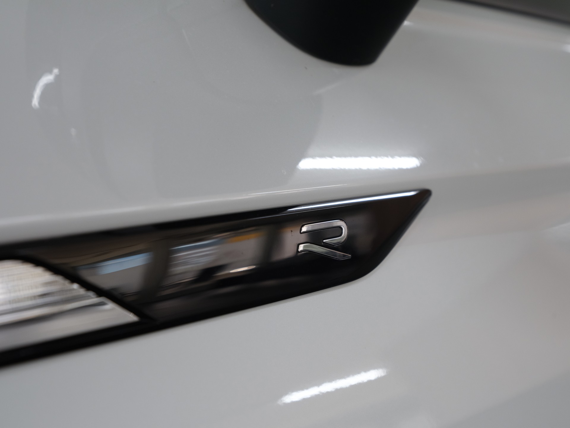 VW Tiguan 2.0TSI R 4Motion DSG *Head Up Display* *Harman & Kardon* *Panorama*-image-13