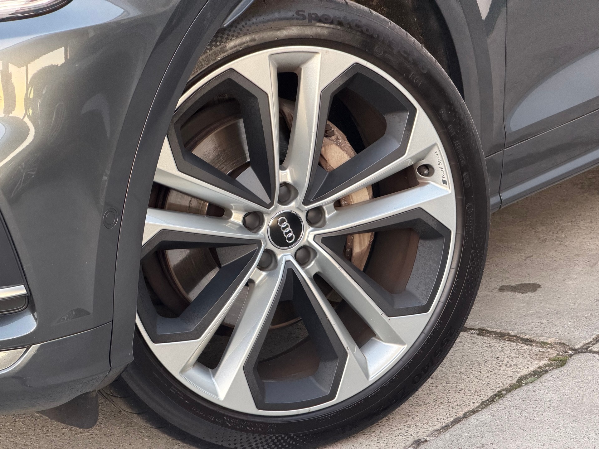 AUDI Q5 55 TFSI e sport quattro-image-9