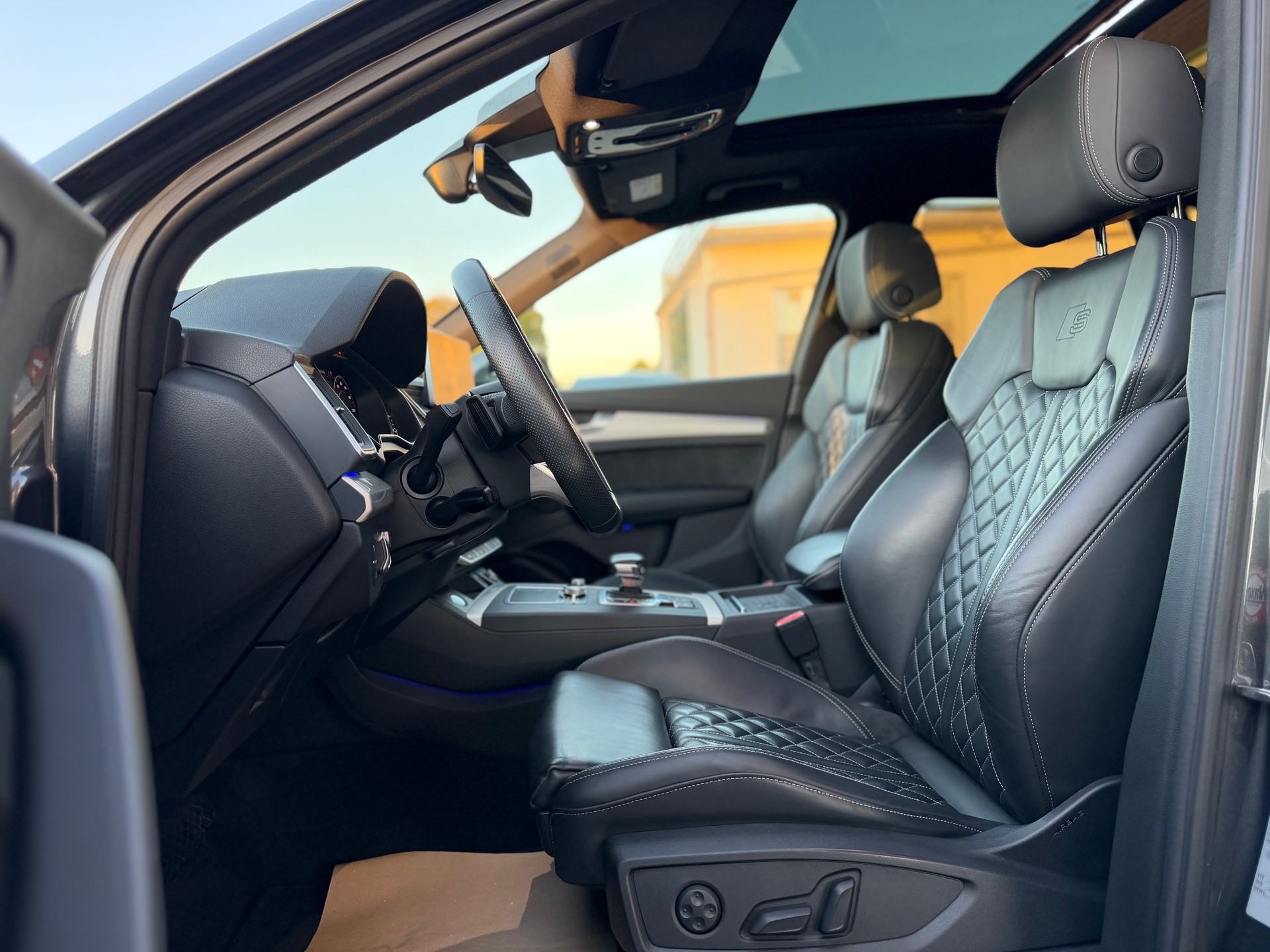 AUDI Q5 55 TFSI e sport quattro-image-10