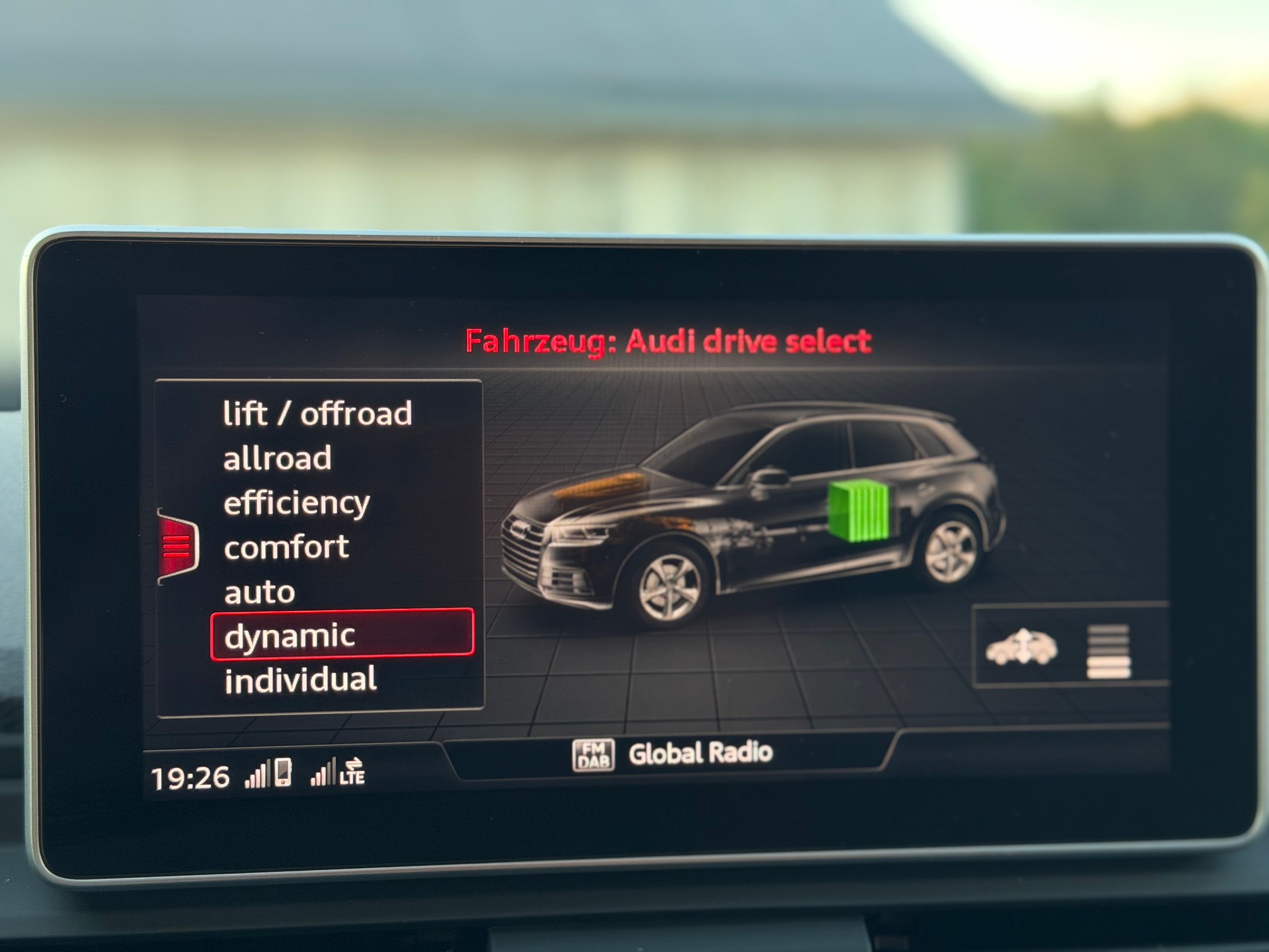 AUDI Q5 55 TFSI e sport quattro-image-22