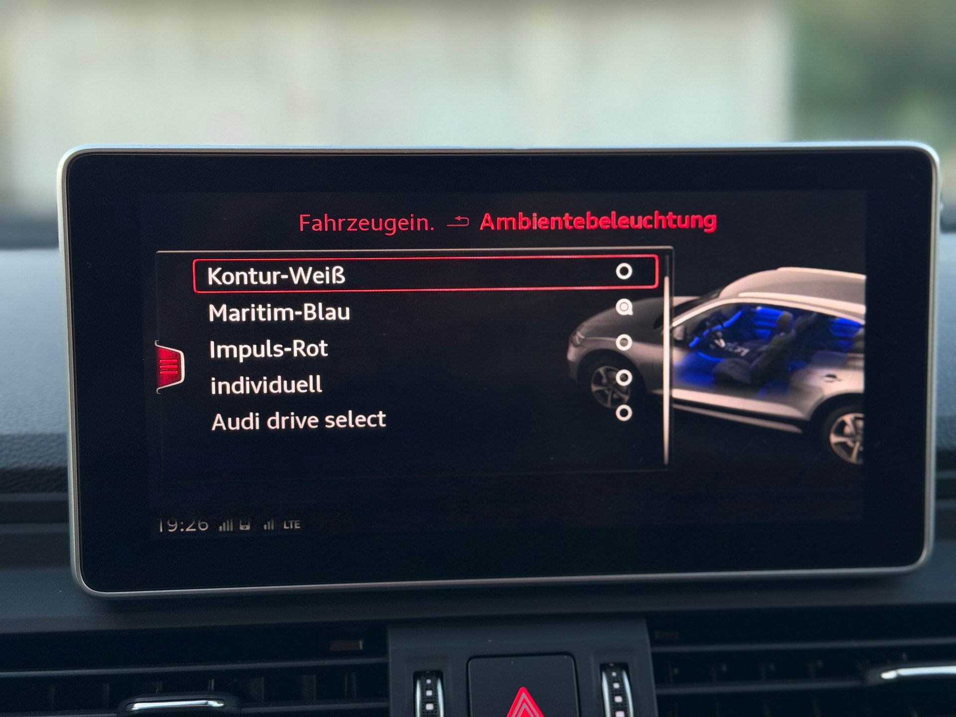 AUDI Q5 55 TFSI e sport quattro-image-25