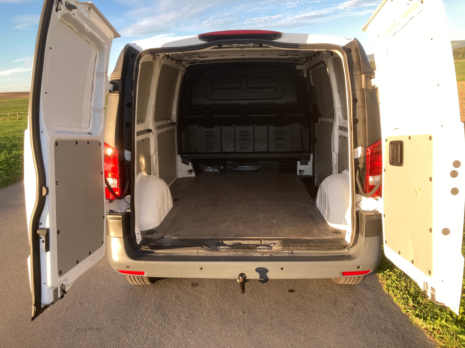 MERCEDES-BENZ Vito 114 BlueTEC 4Matic 7G-Tronic Euro 6 mit Anhängerkupplung-image-5