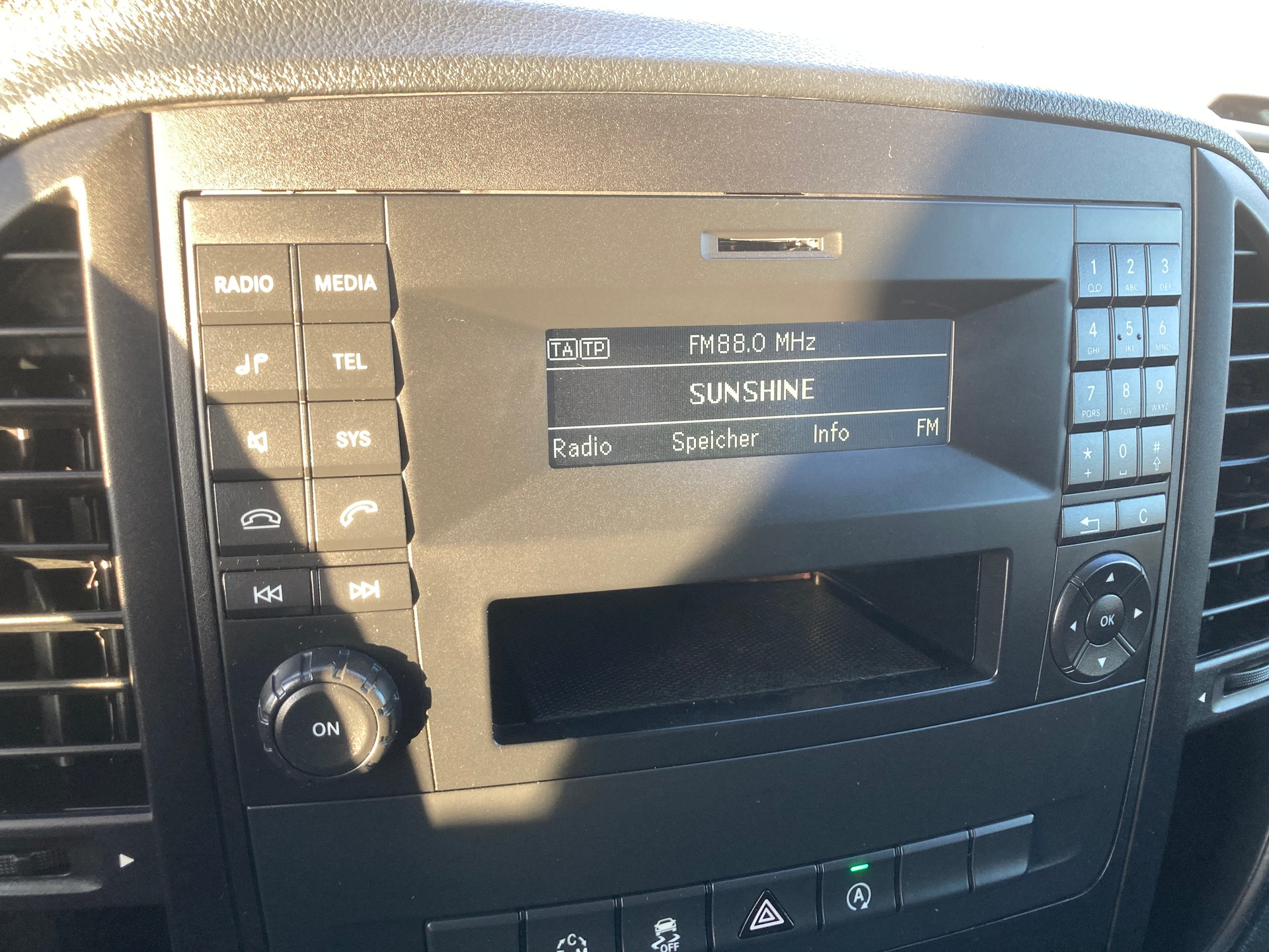 MERCEDES-BENZ Vito 114 BlueTEC 4Matic 7G-Tronic Euro 6 mit Anhängerkupplung-image-12