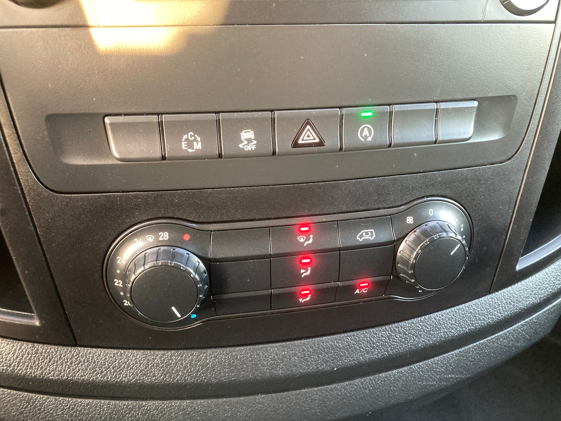 MERCEDES-BENZ Vito 114 BlueTEC 4Matic 7G-Tronic Euro 6 mit Anhängerkupplung-image-10