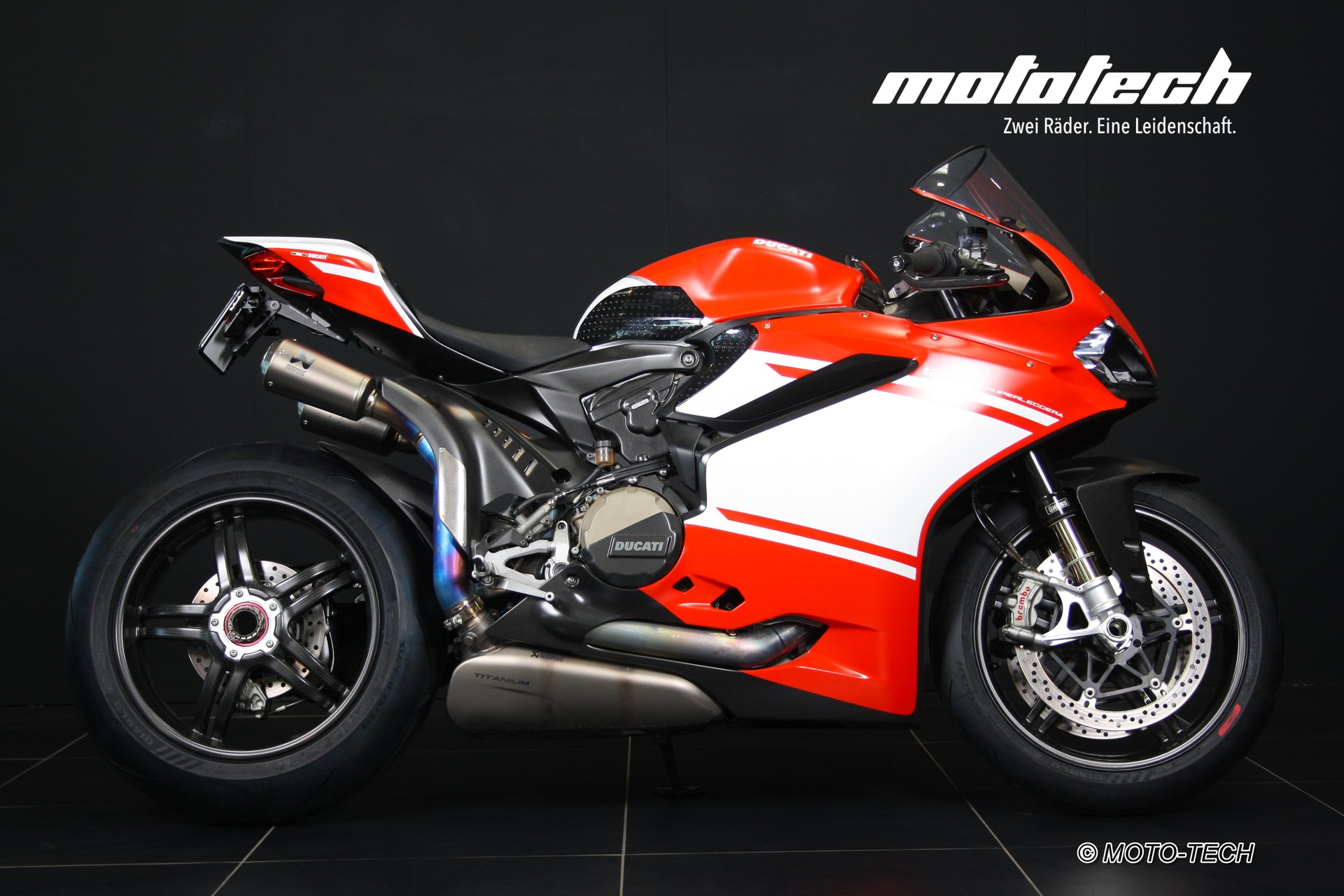 DUCATI Panigale 1299 Superleggera-showroom-element-1