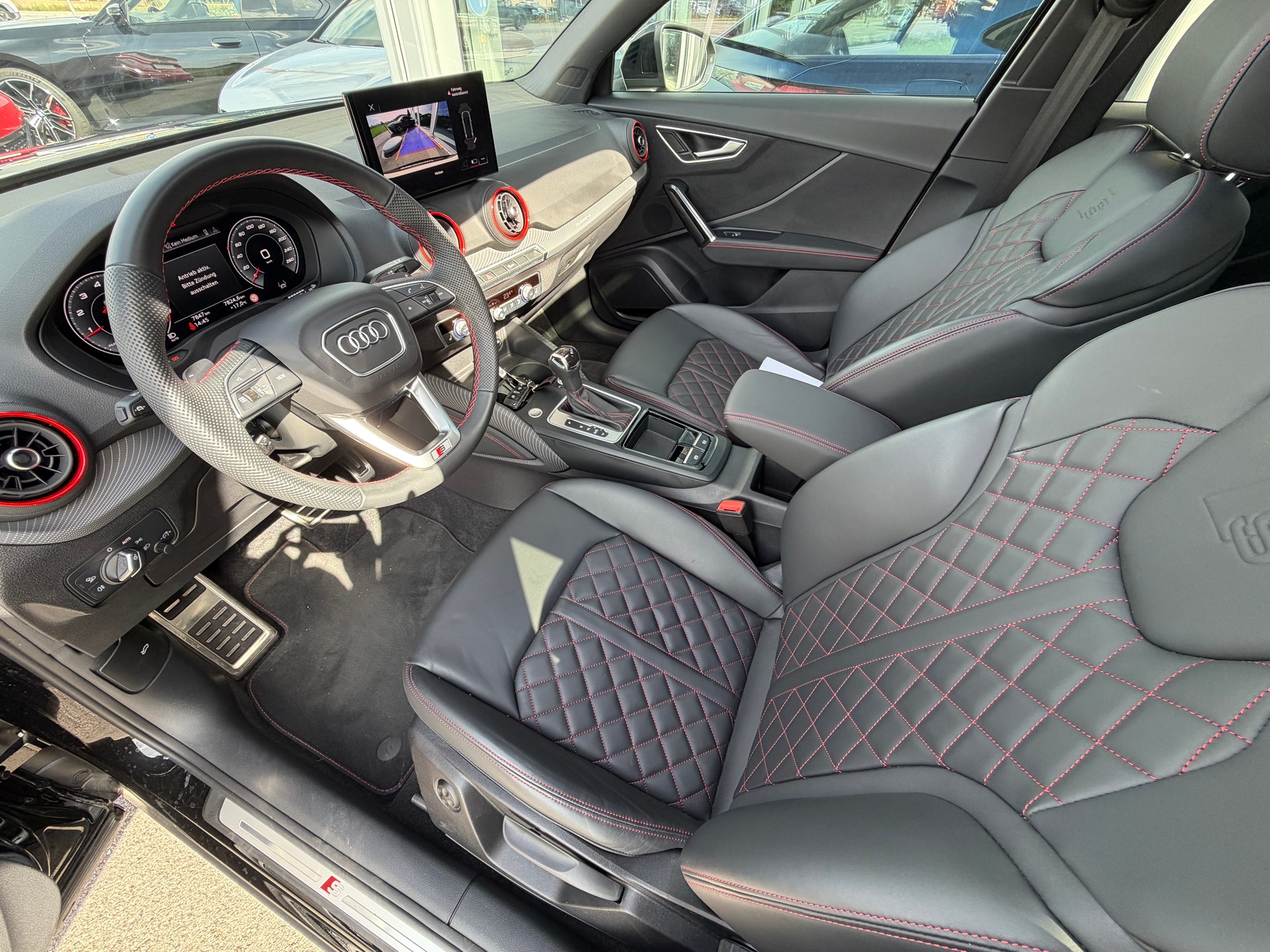 AUDI Q2 40 TFSI S line Attraction quattro S-tronic *S Line Competition - CH Auto*-image-14