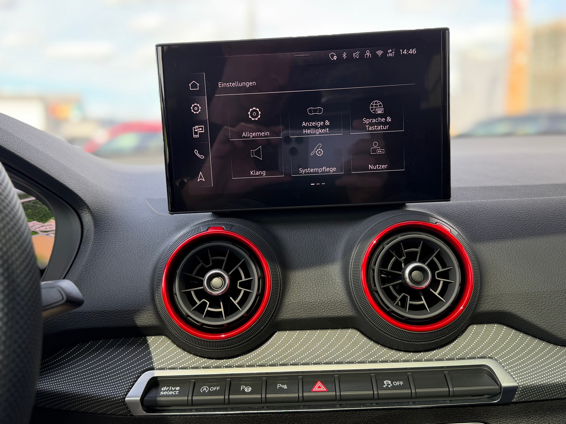 AUDI Q2 40 TFSI S line Attraction quattro S-tronic *S Line Competition - CH Auto*-image-23