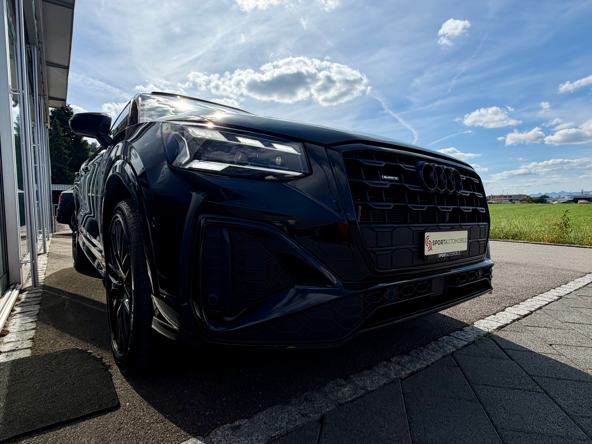 AUDI Q2 40 TFSI S line Attraction quattro S-tronic *S Line Competition - CH Auto*-image-4