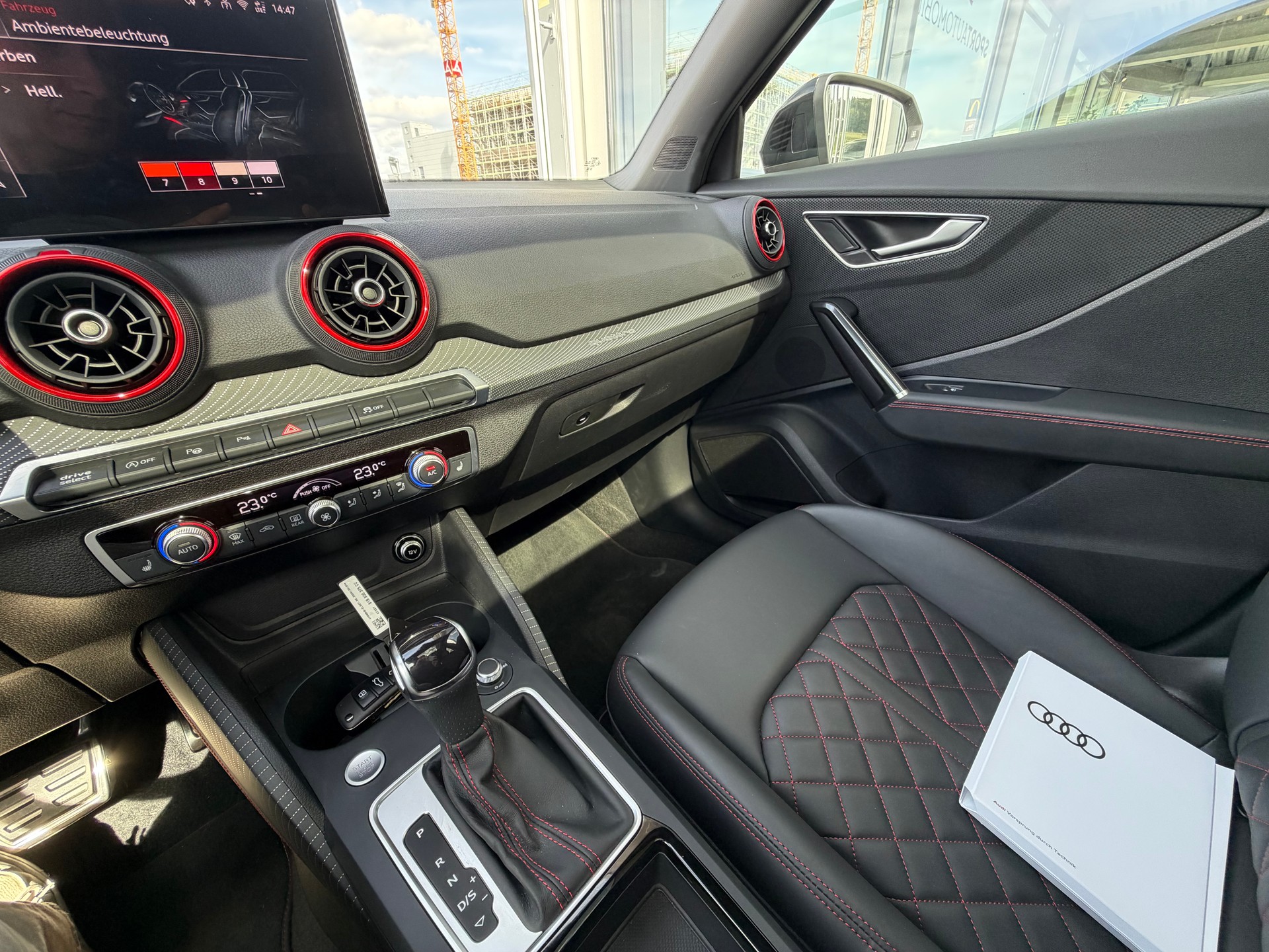 AUDI Q2 40 TFSI S line Attraction quattro S-tronic *S Line Competition - CH Auto*-image-33